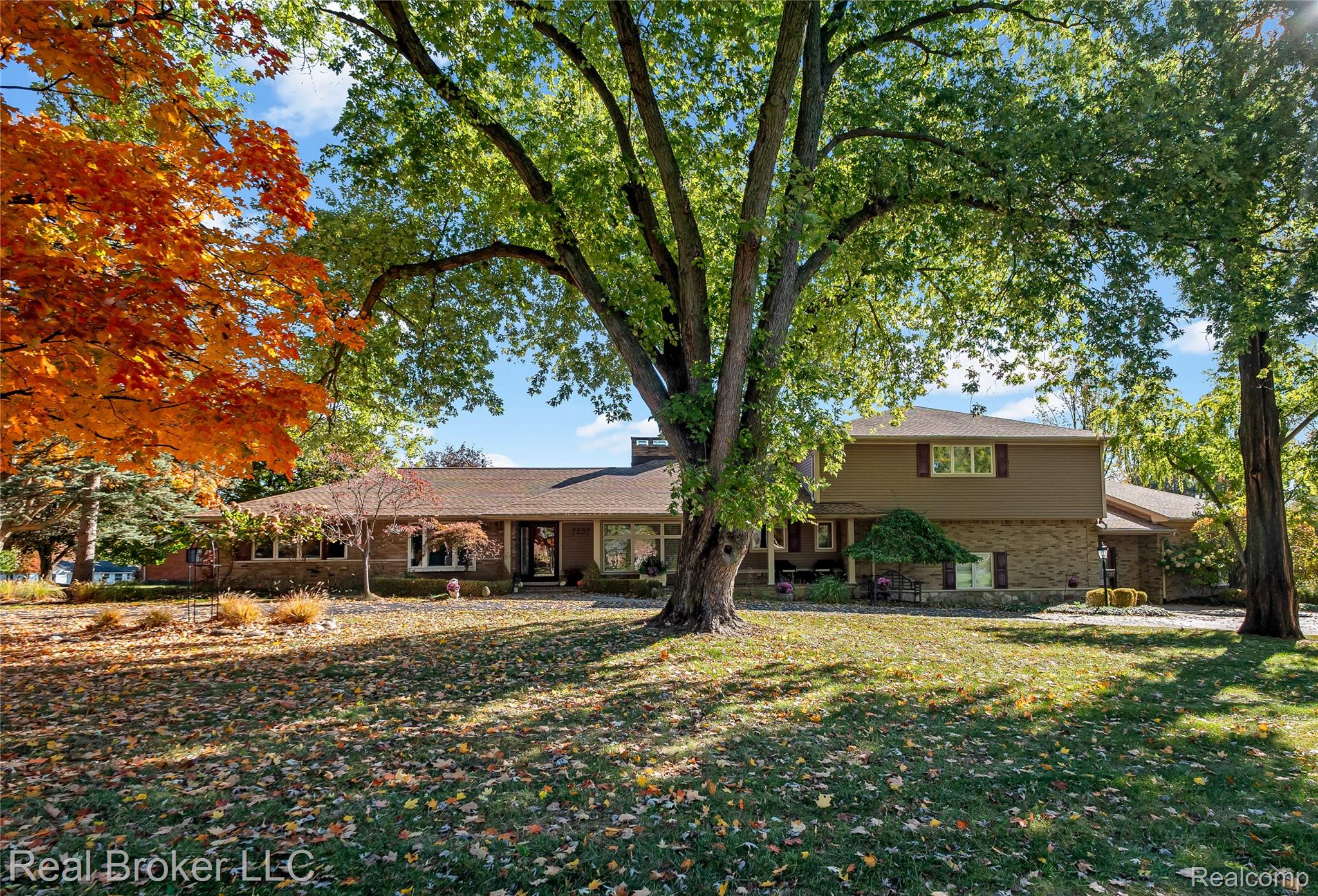 7357 W Greenwich Drive