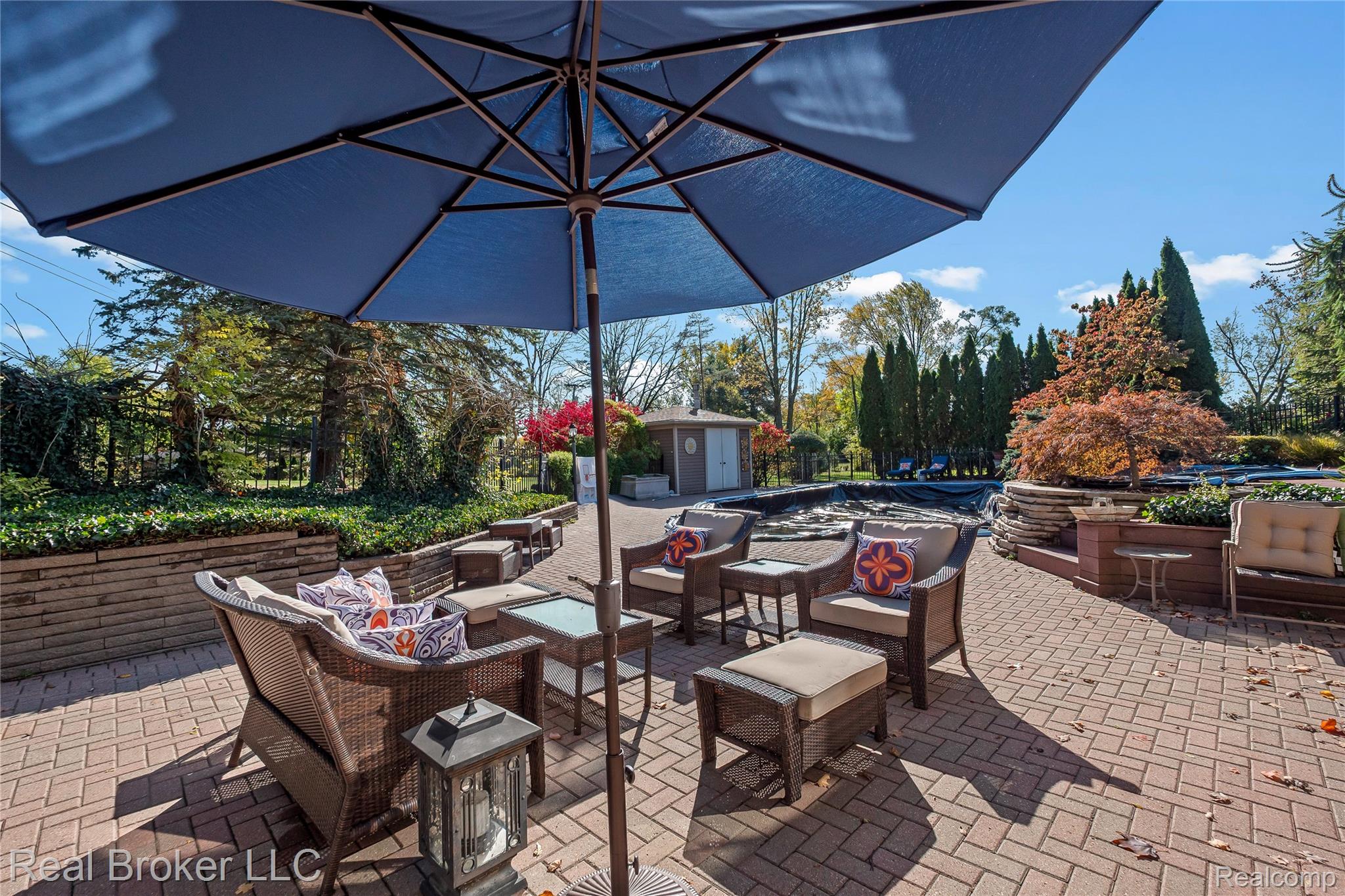 7357 W Greenwich Drive