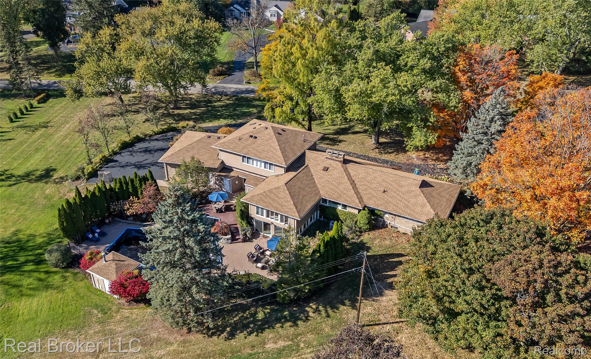 7357 W Greenwich Drive