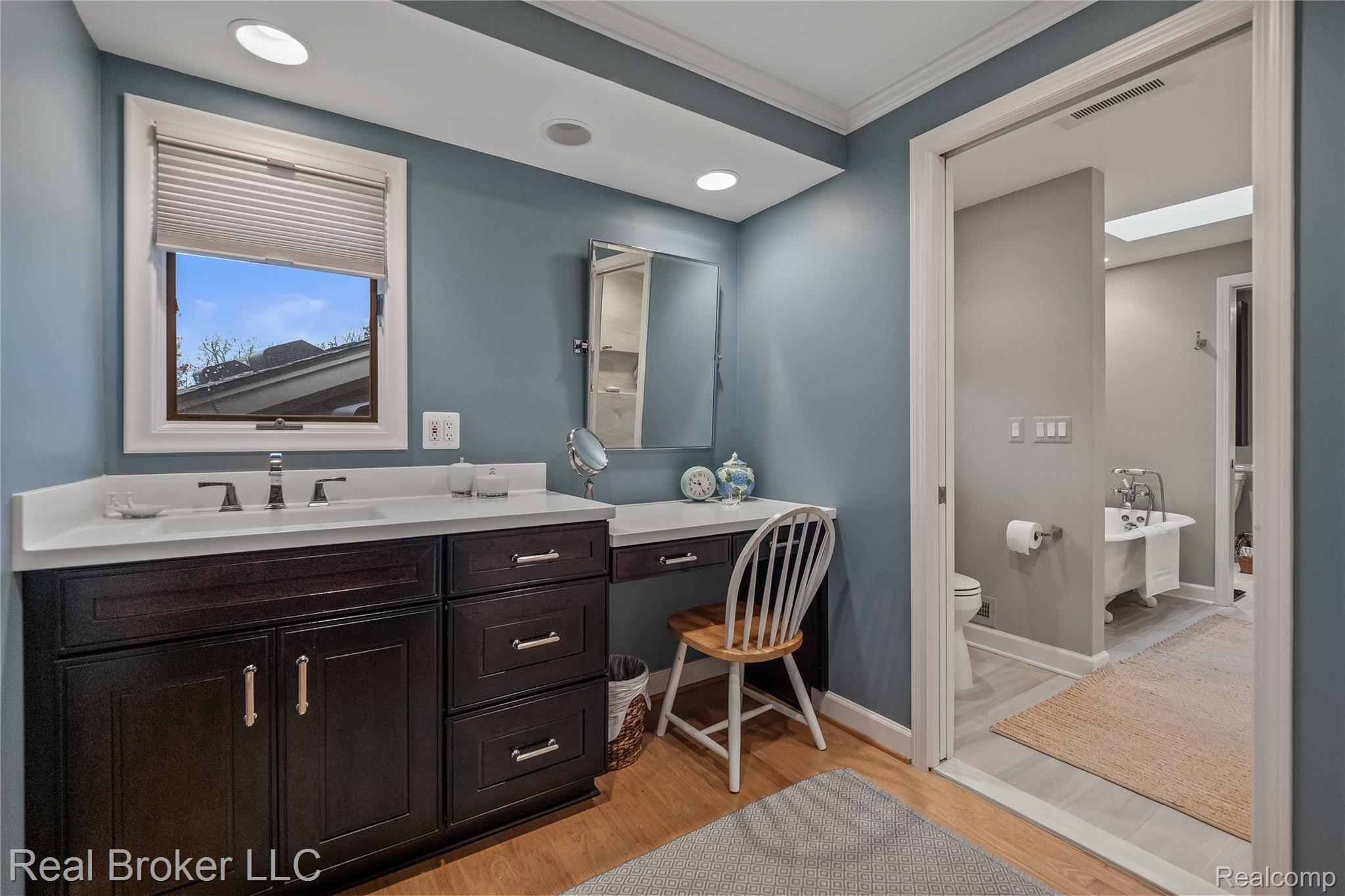 7357 W Greenwich Drive