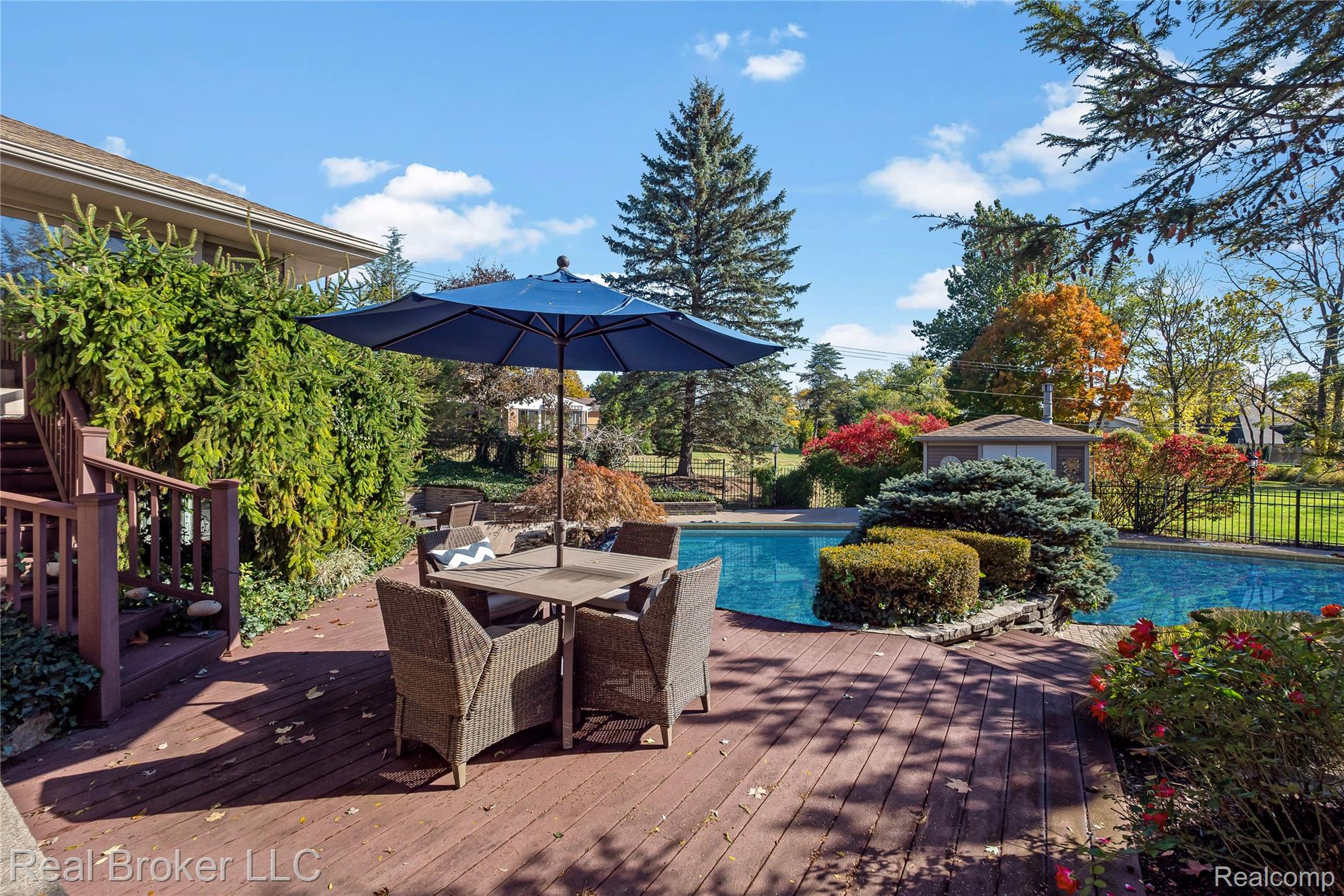 7357 W Greenwich Drive