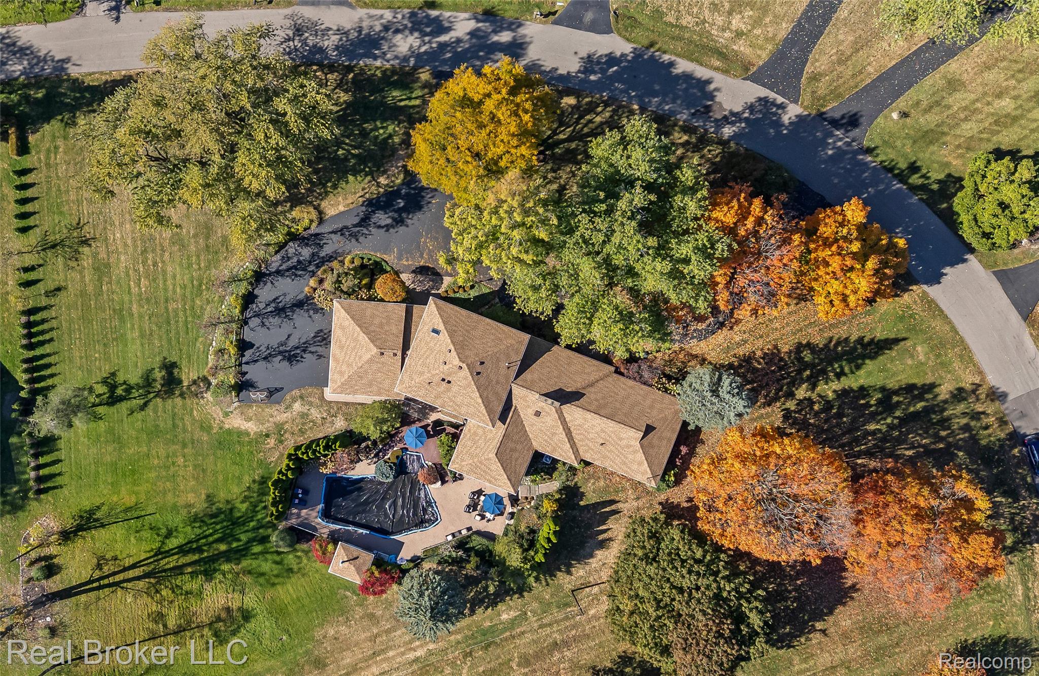 7357 W Greenwich Drive