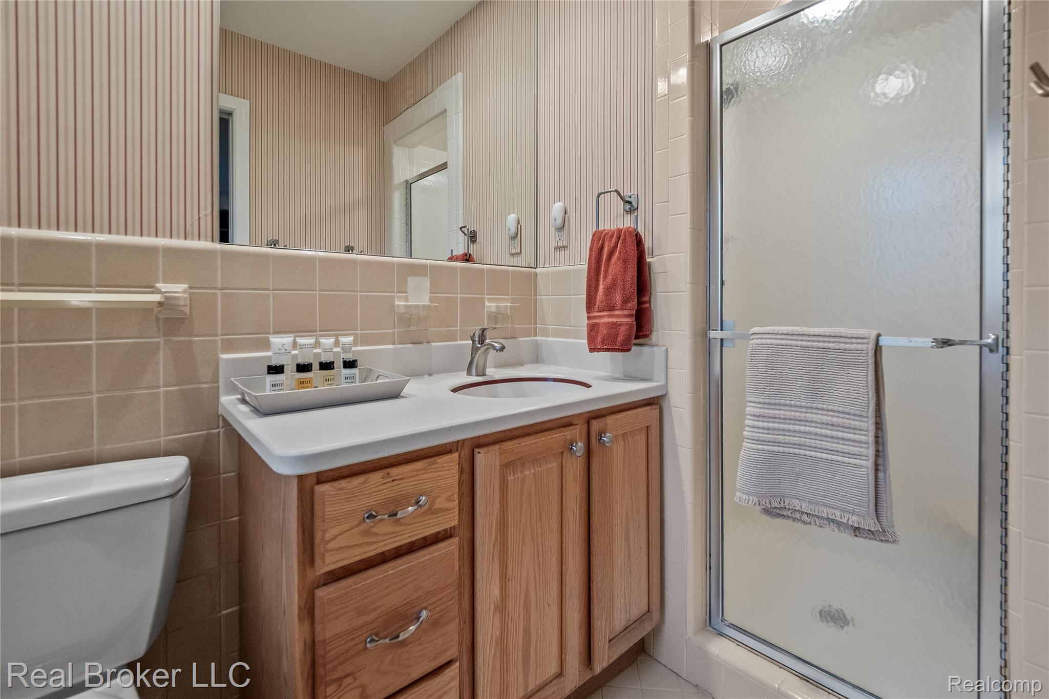 7357 W Greenwich Drive