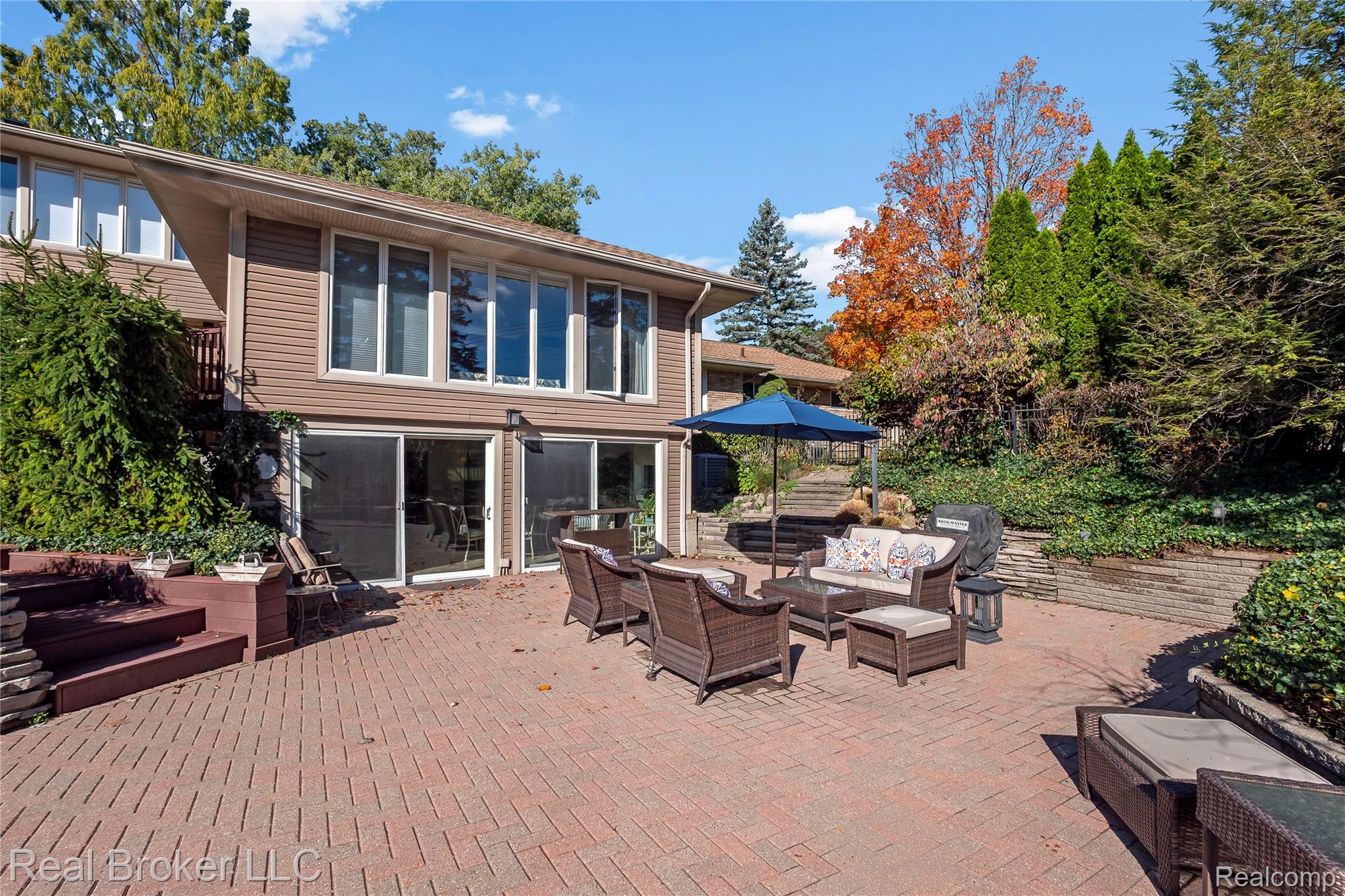 7357 W Greenwich Drive