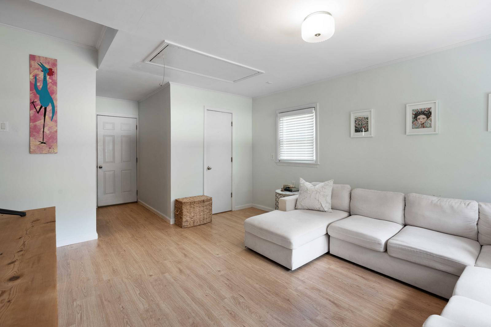 822 Piccadilly Circle