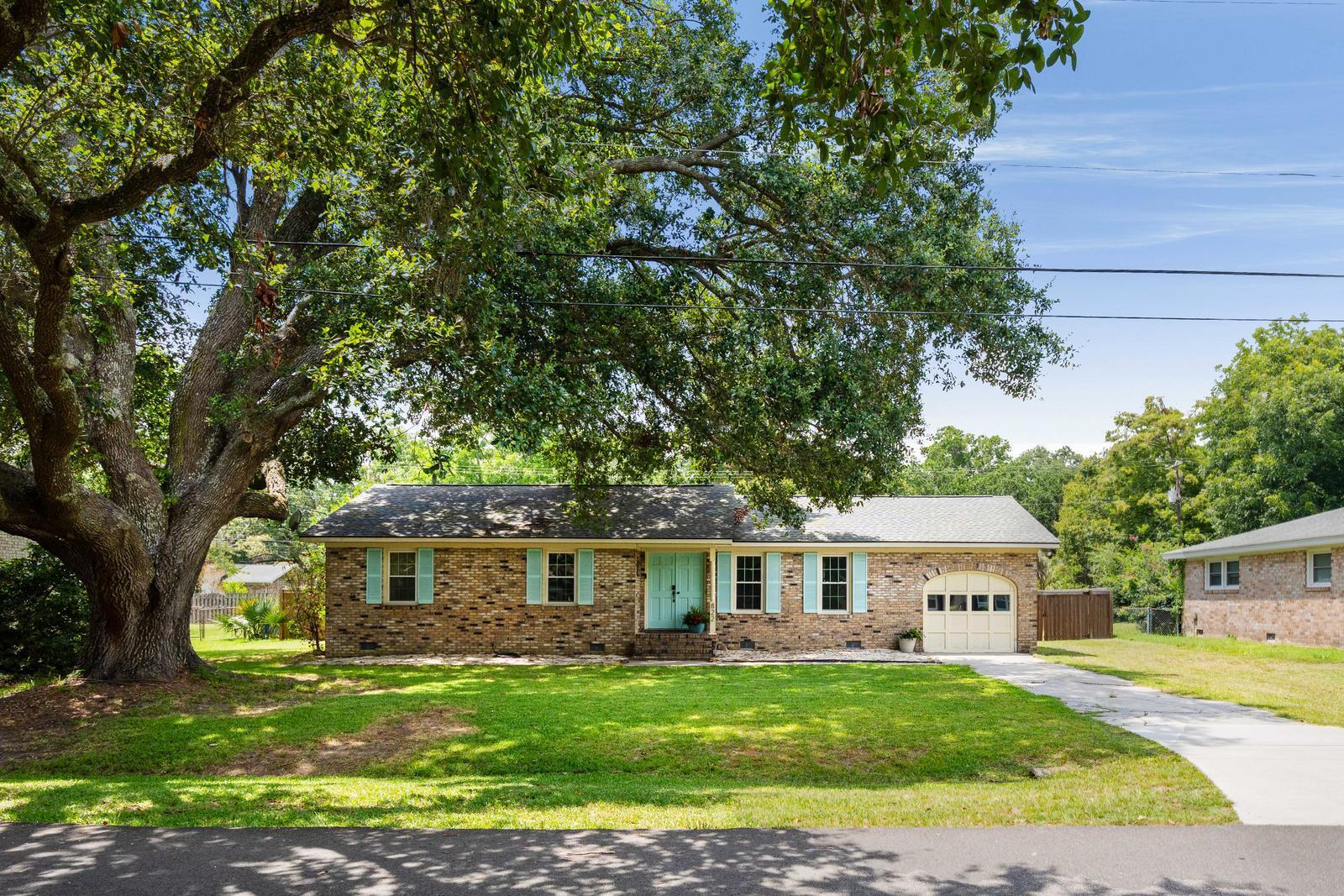 822 Piccadilly Circle