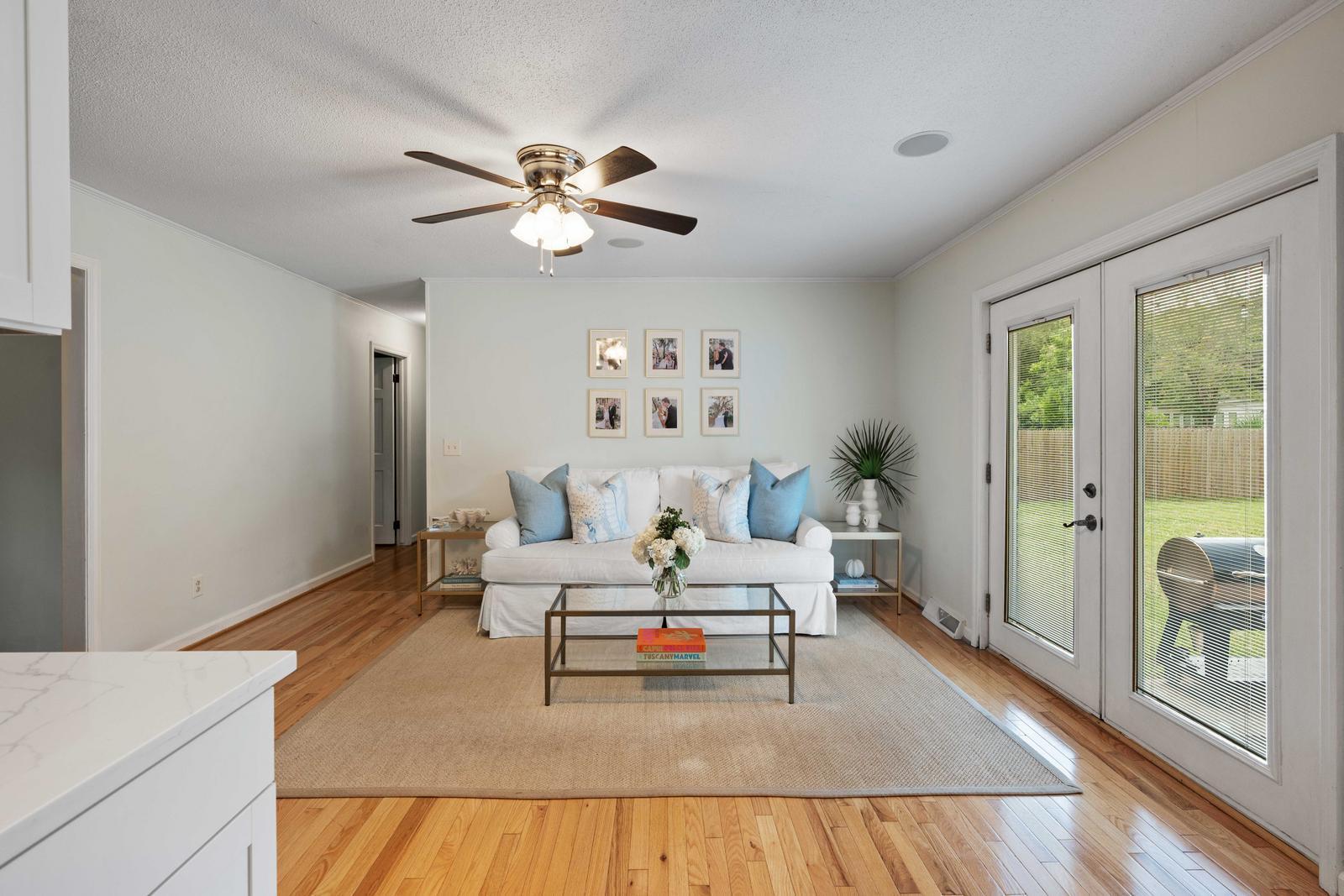 822 Piccadilly Circle