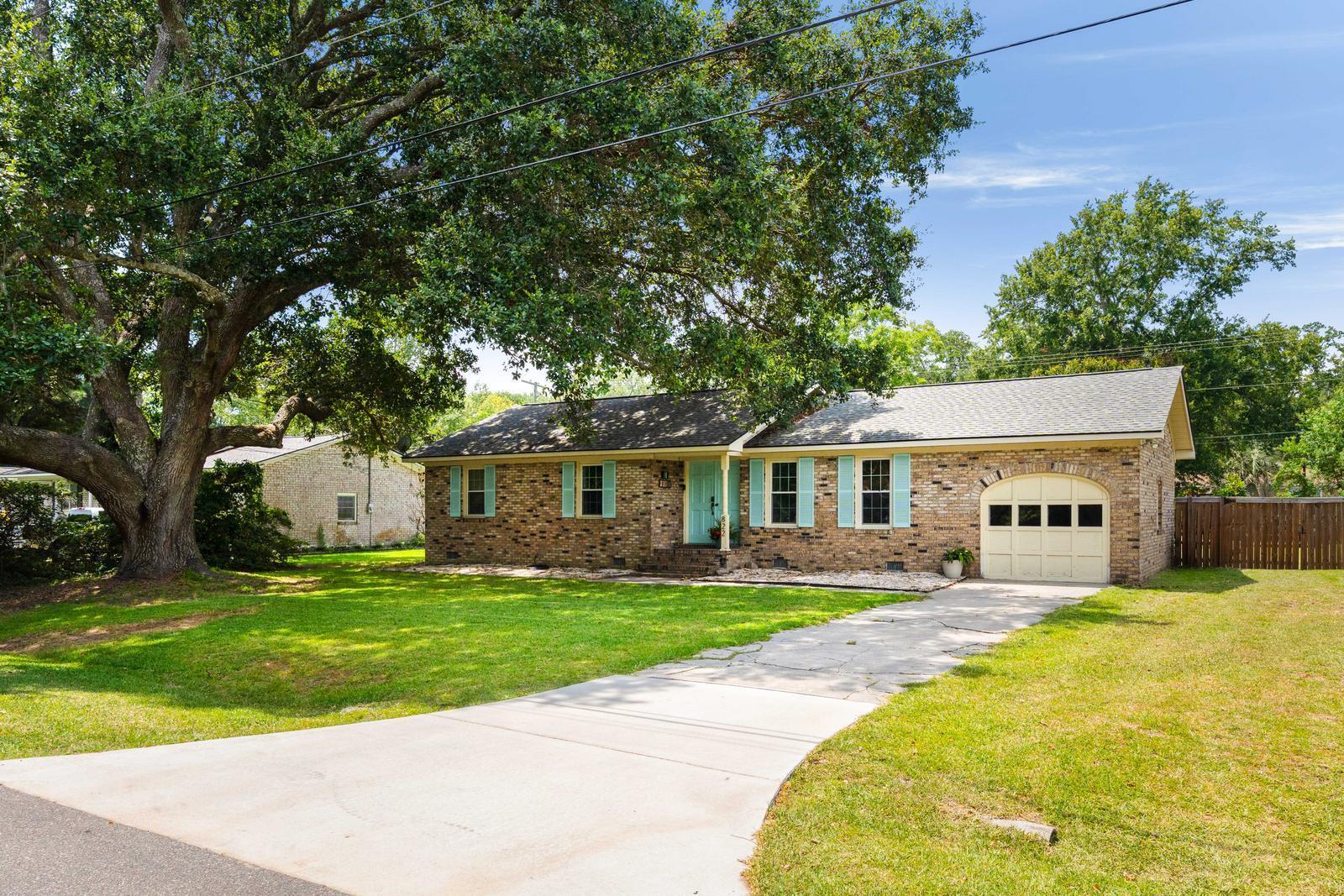 822 Piccadilly Circle