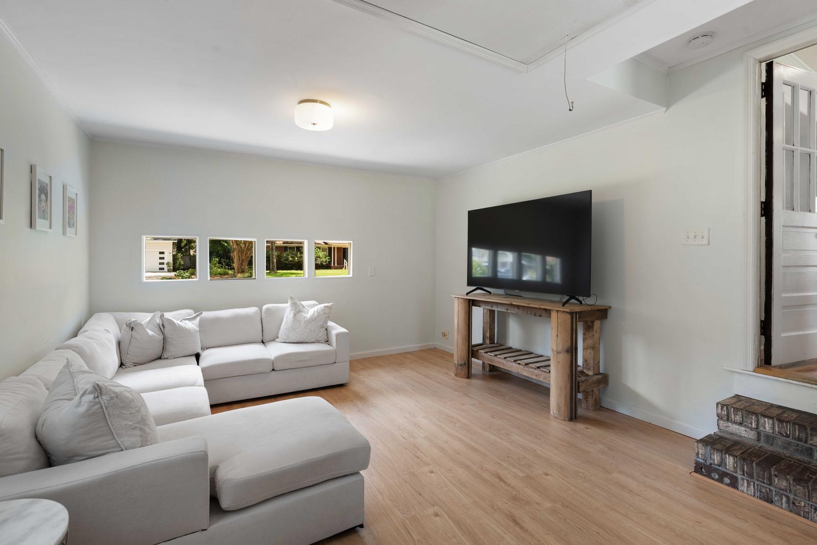 822 Piccadilly Circle