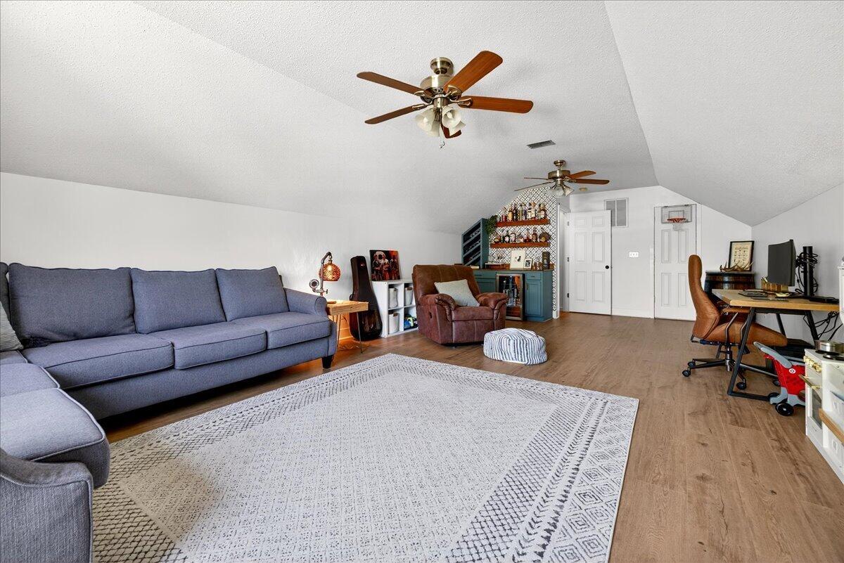 475 Hainsworth Drive, Charleston