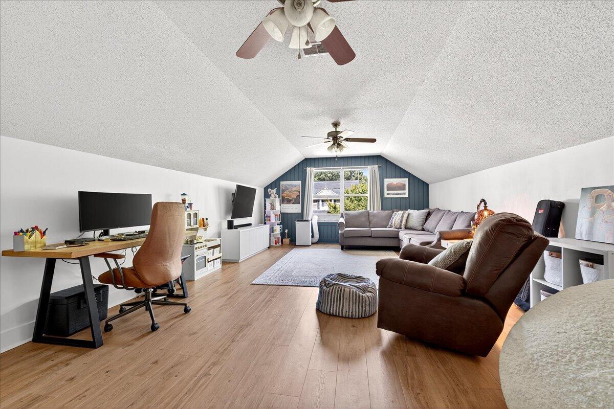 475 Hainsworth Drive, Charleston