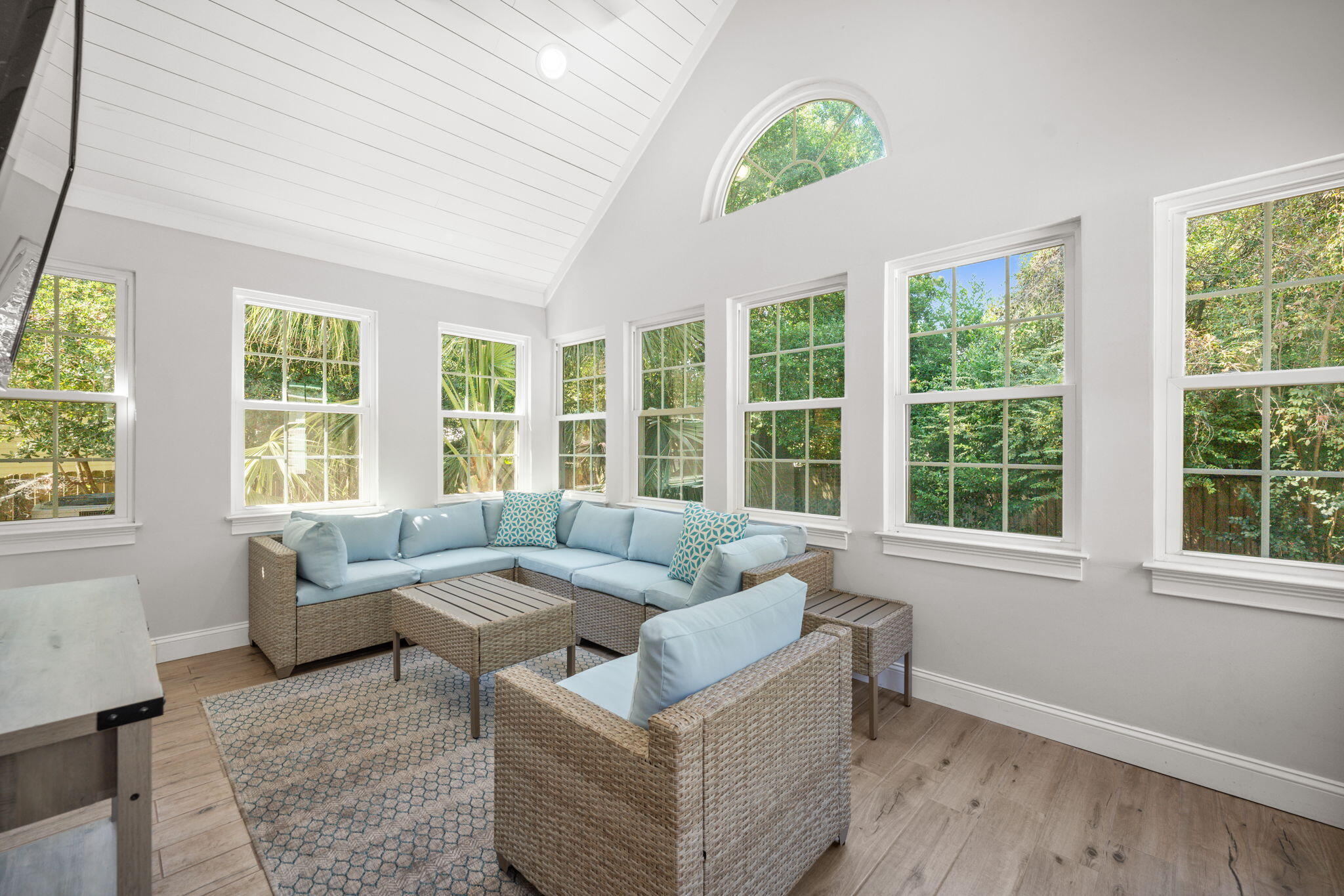 1011 Five Oaks Drive
