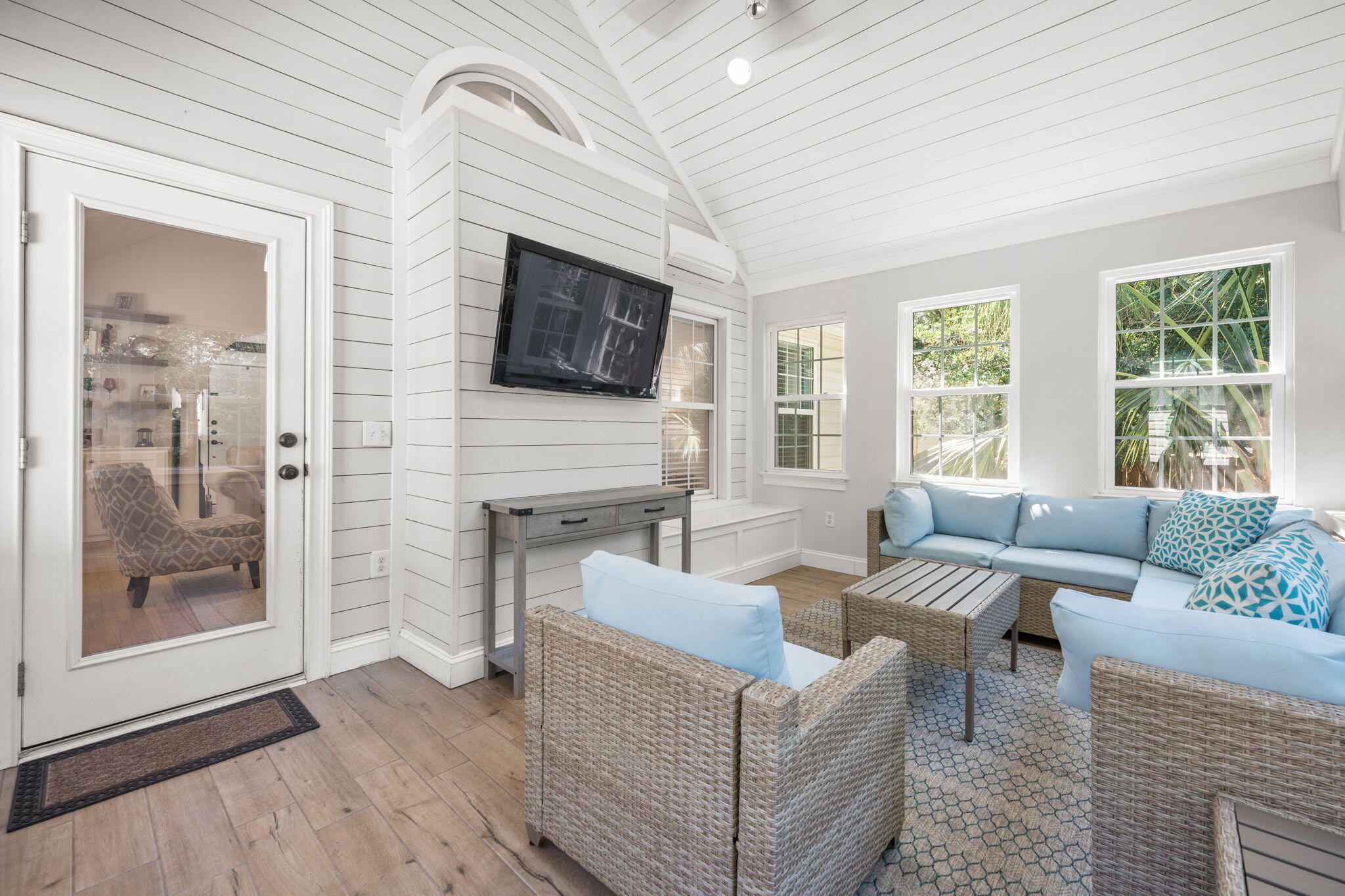 1011 Five Oaks Drive