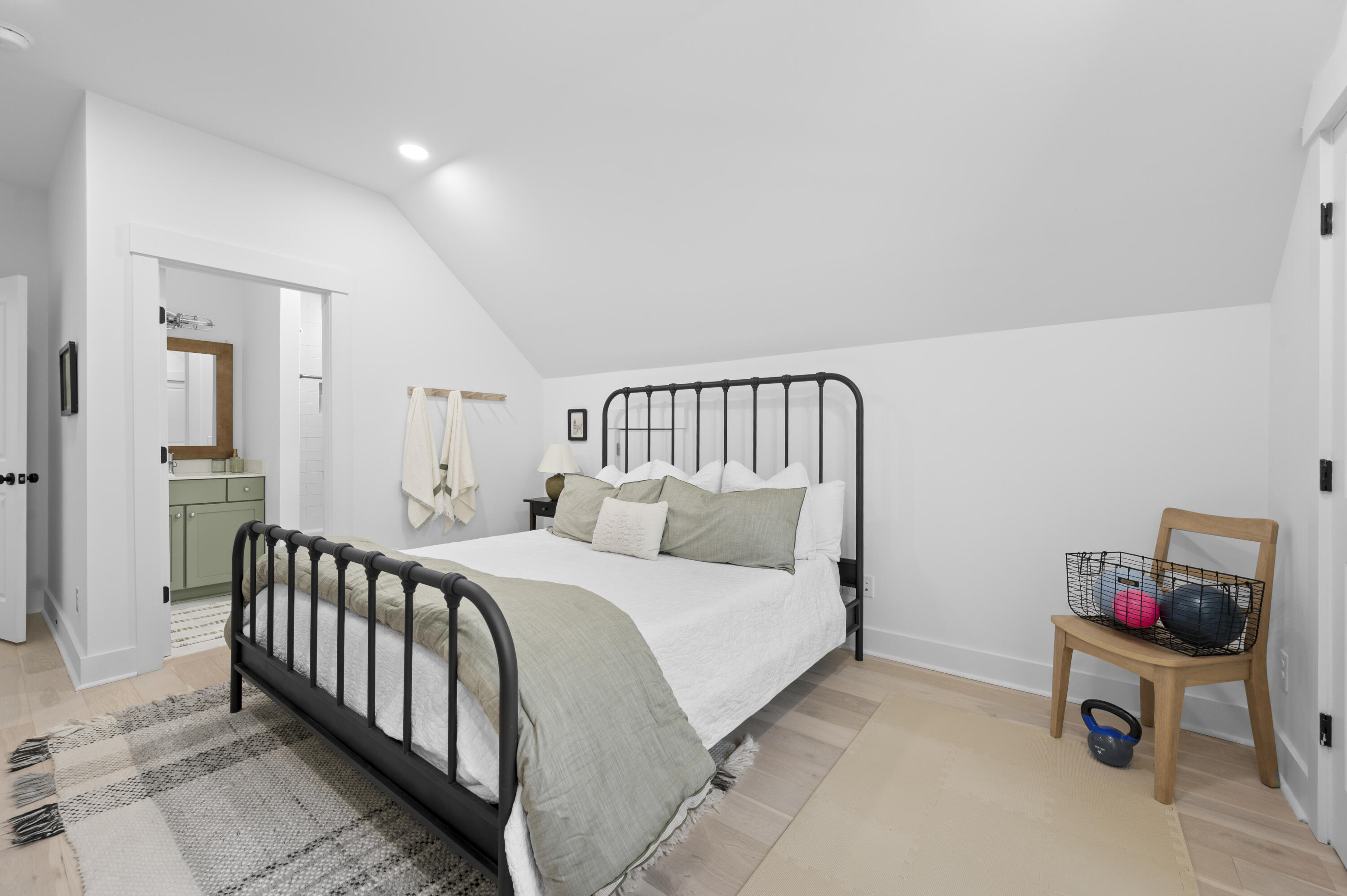 2704 Battle Trail Drive