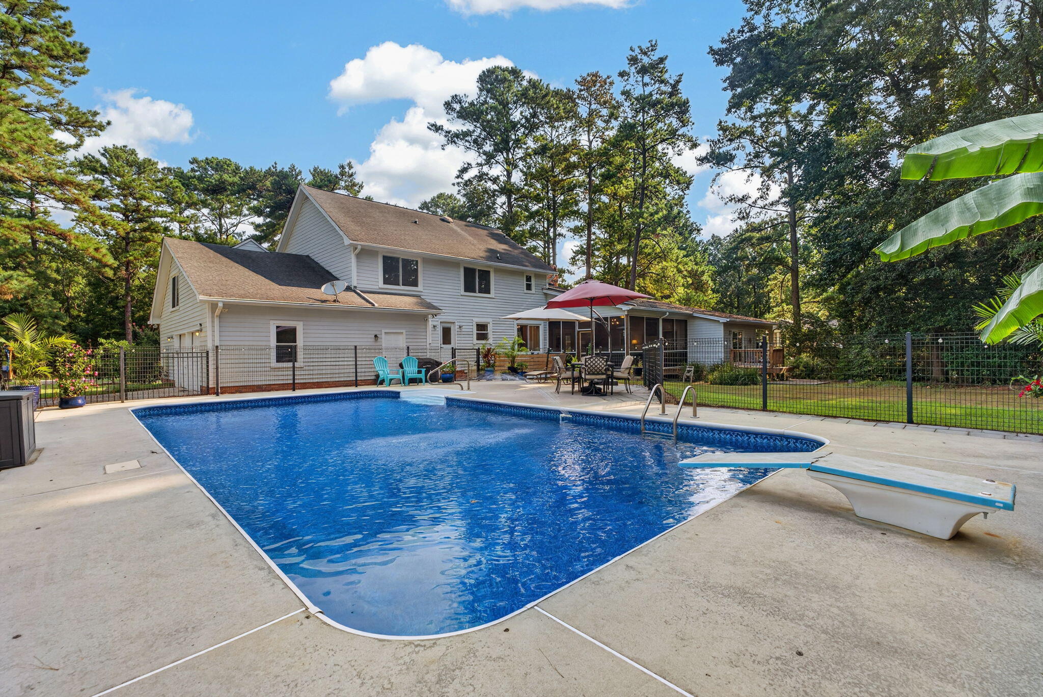 407 Huntington Road