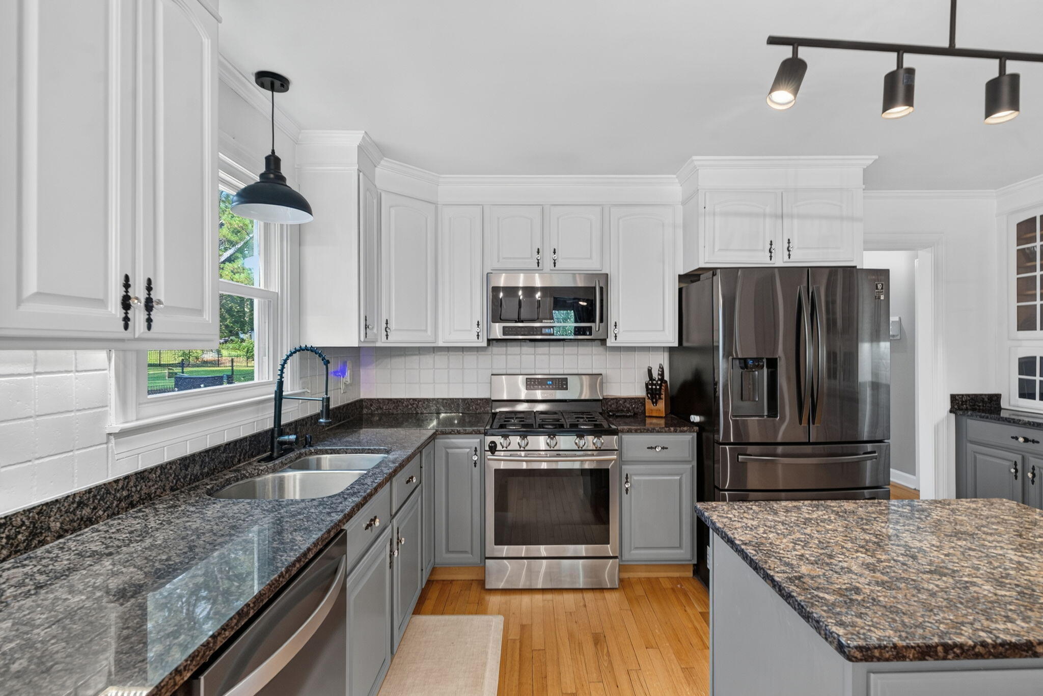 407 Huntington Road
