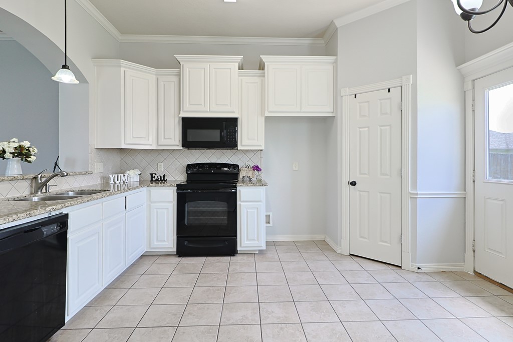 2915 Horseback Court