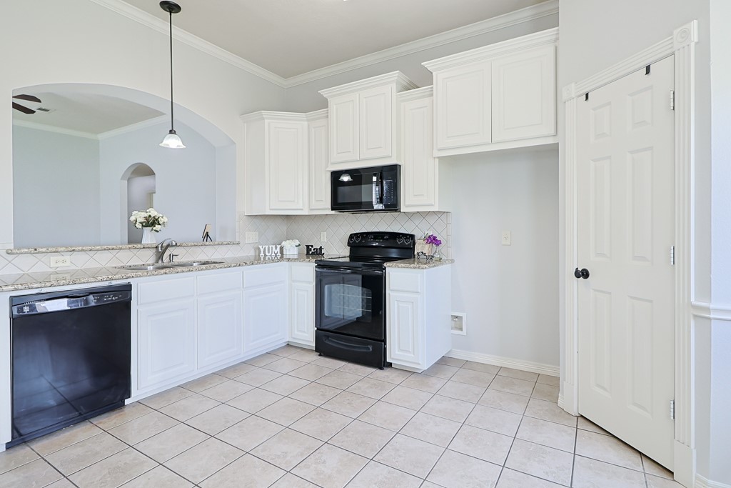 2915 Horseback Court