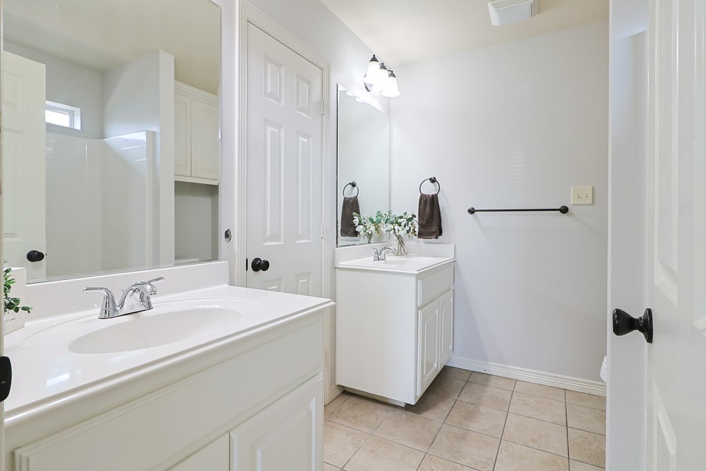 2915 Horseback Court