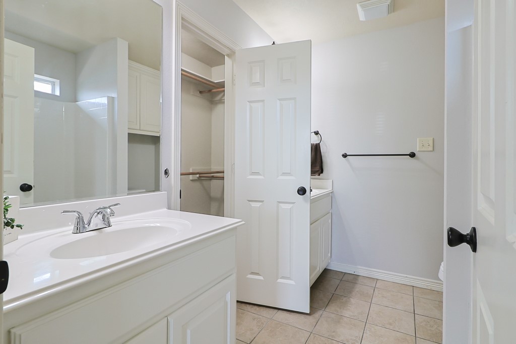 2915 Horseback Court