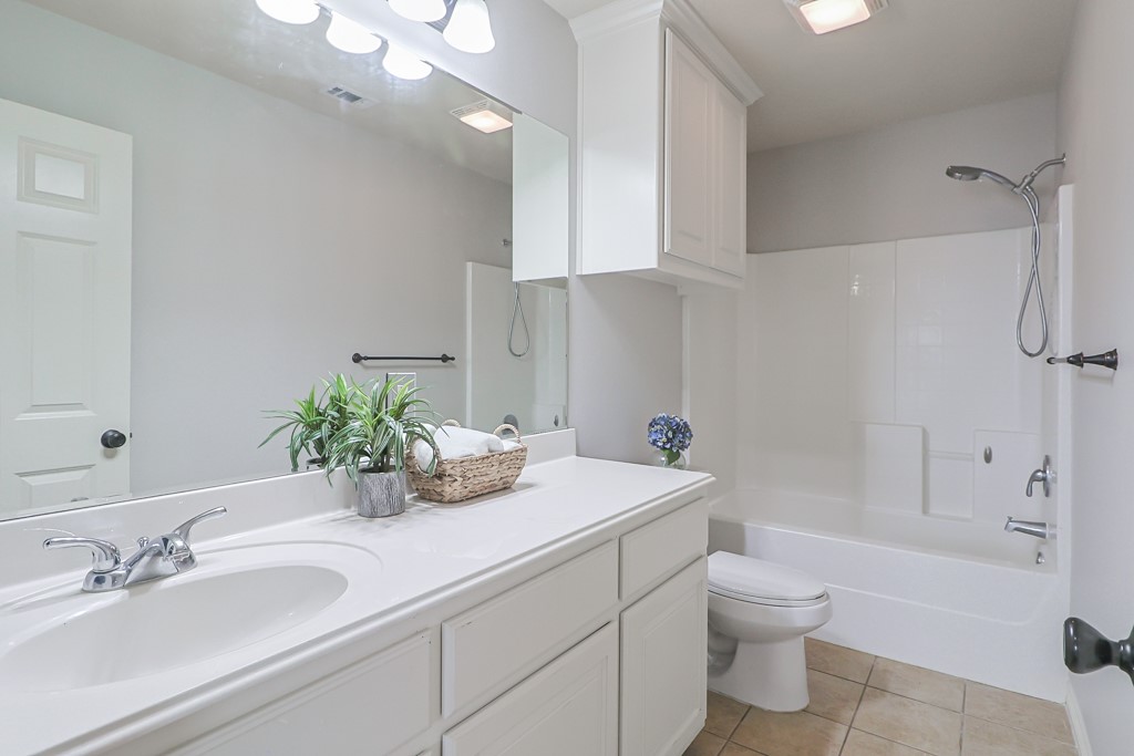 2915 Horseback Court