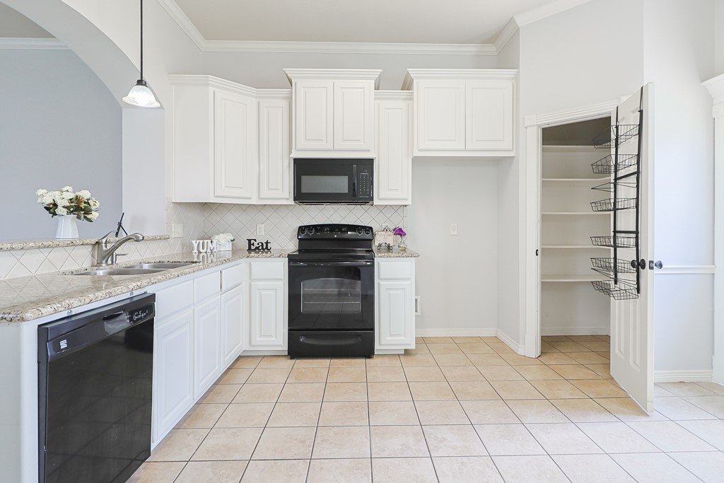 2915 Horseback Court