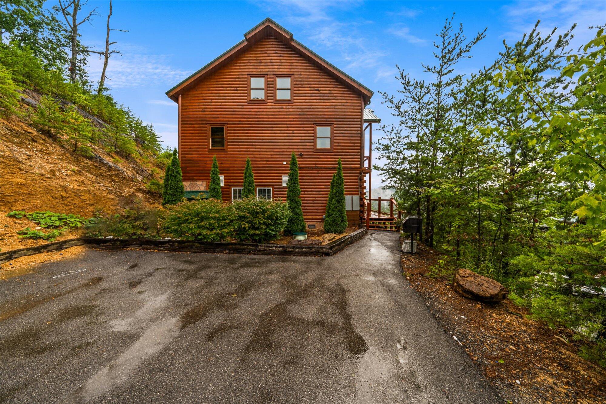 953 Black Bear Cub Way