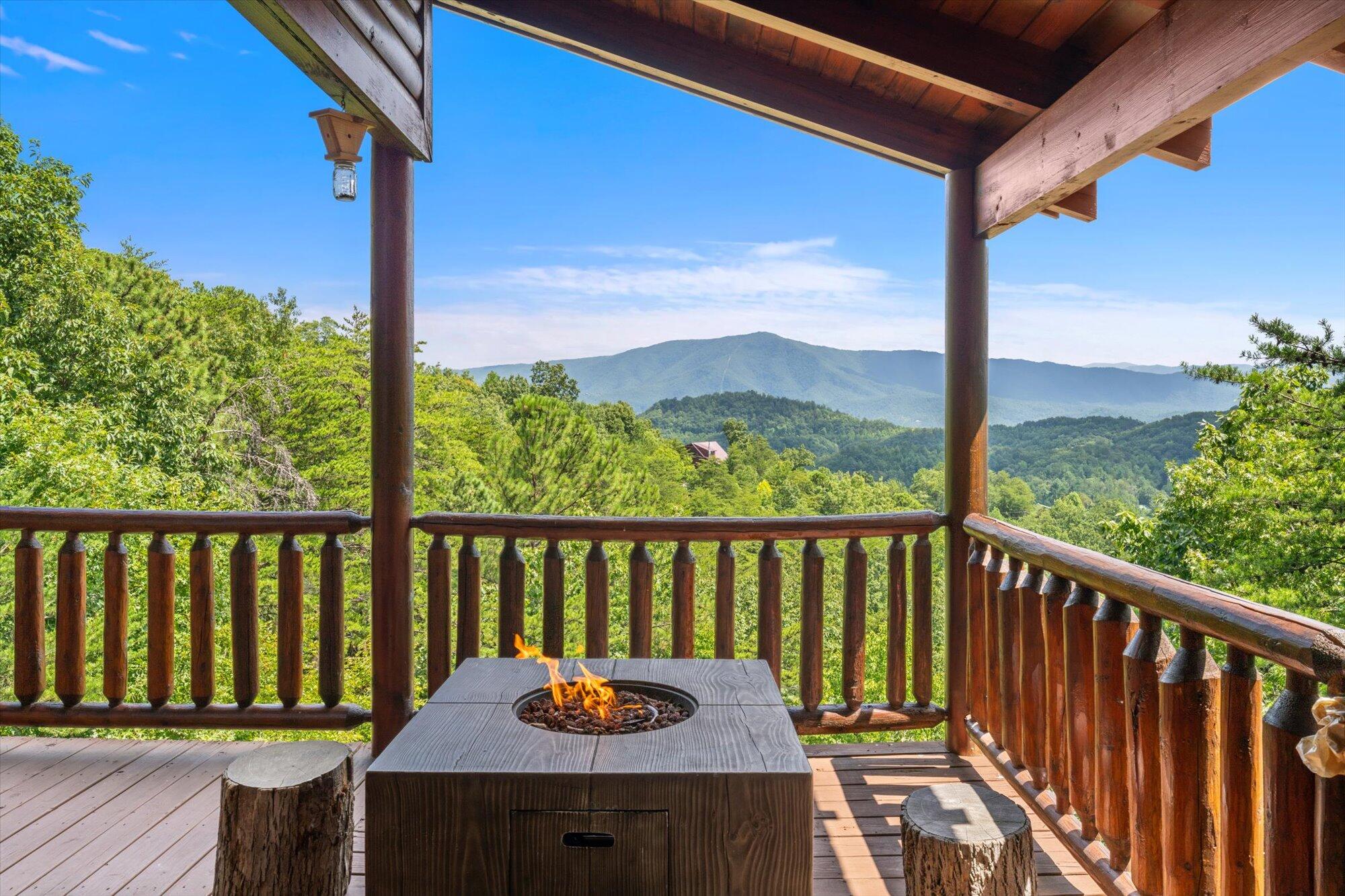 2540 Raccoon Hollow Way