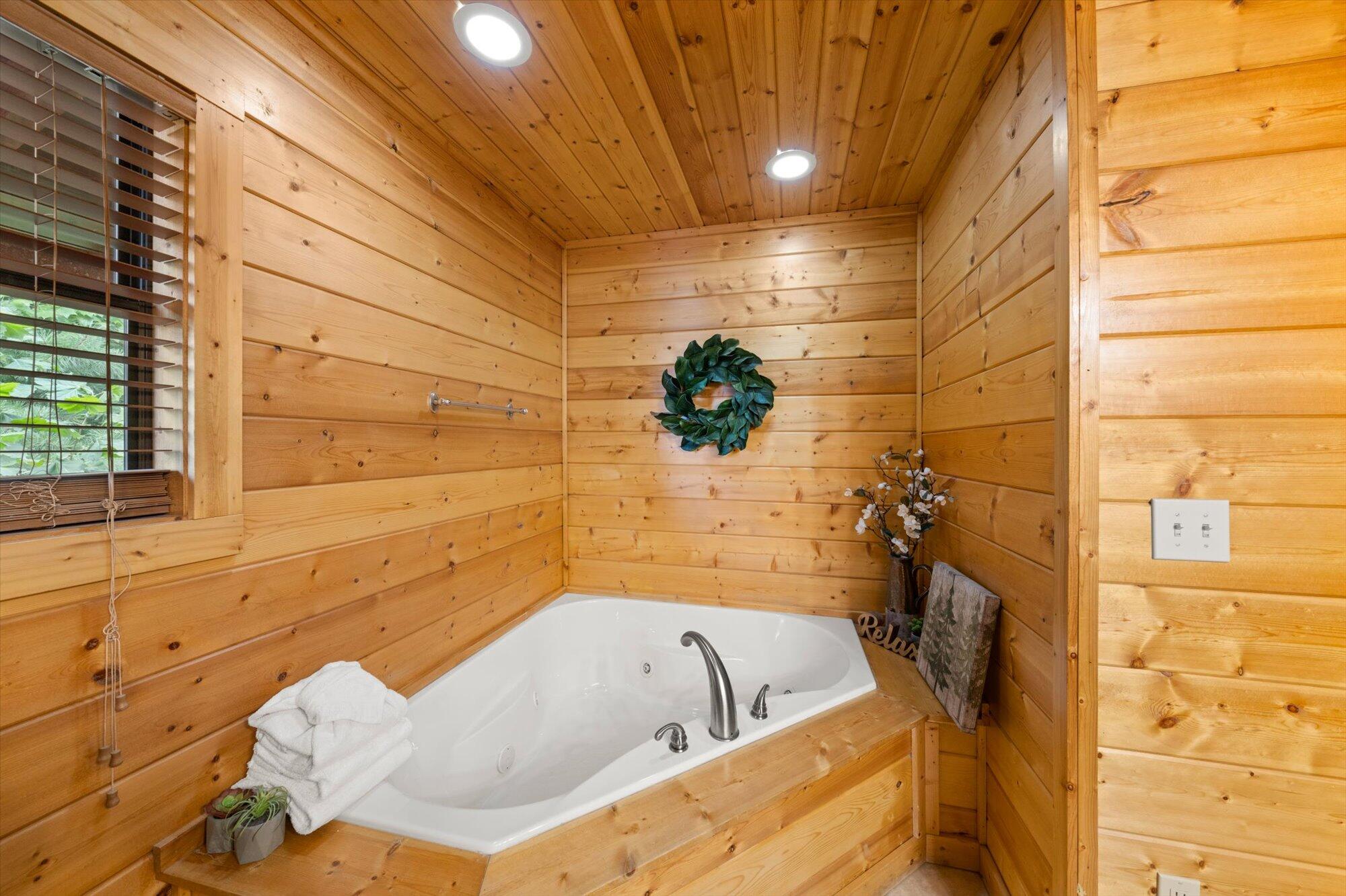 2540 Raccoon Hollow Way