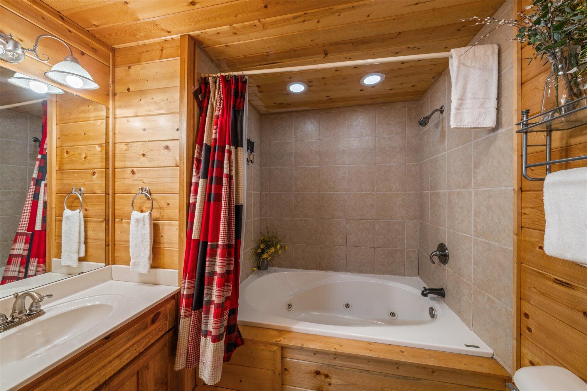 2540 Raccoon Hollow Way