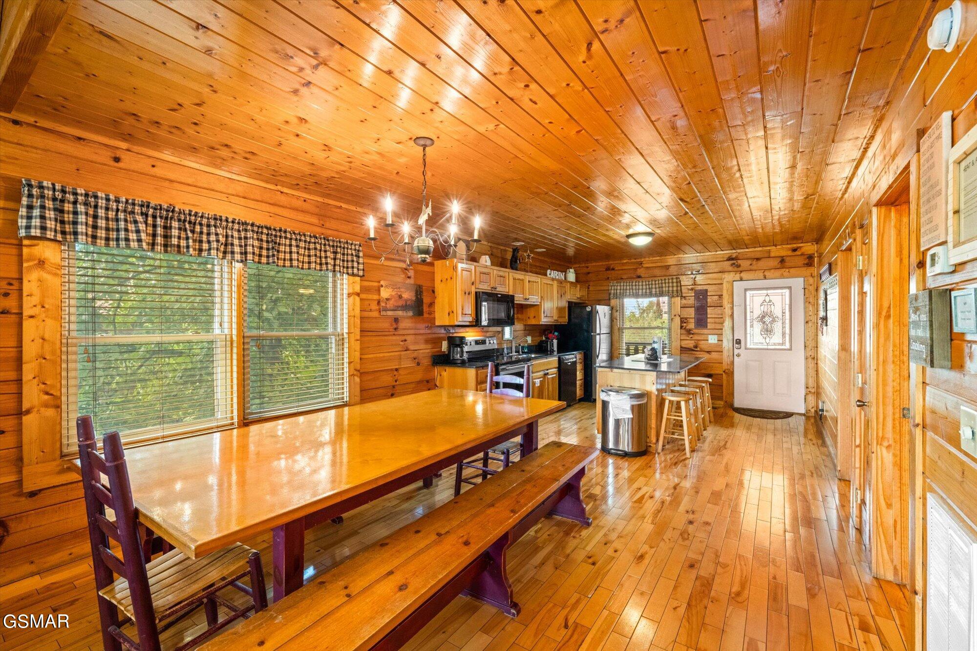 1544 Rainbow Ridge Way