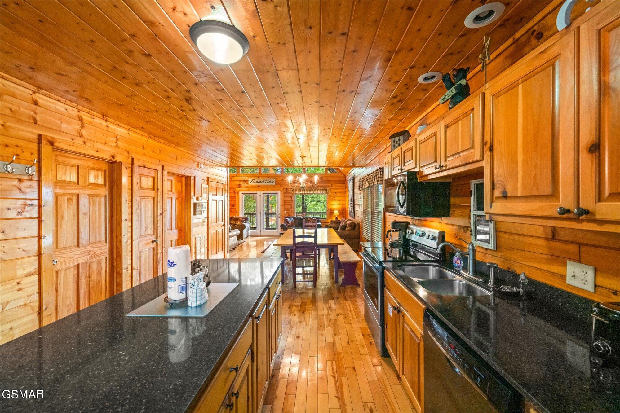 1544 Rainbow Ridge Way