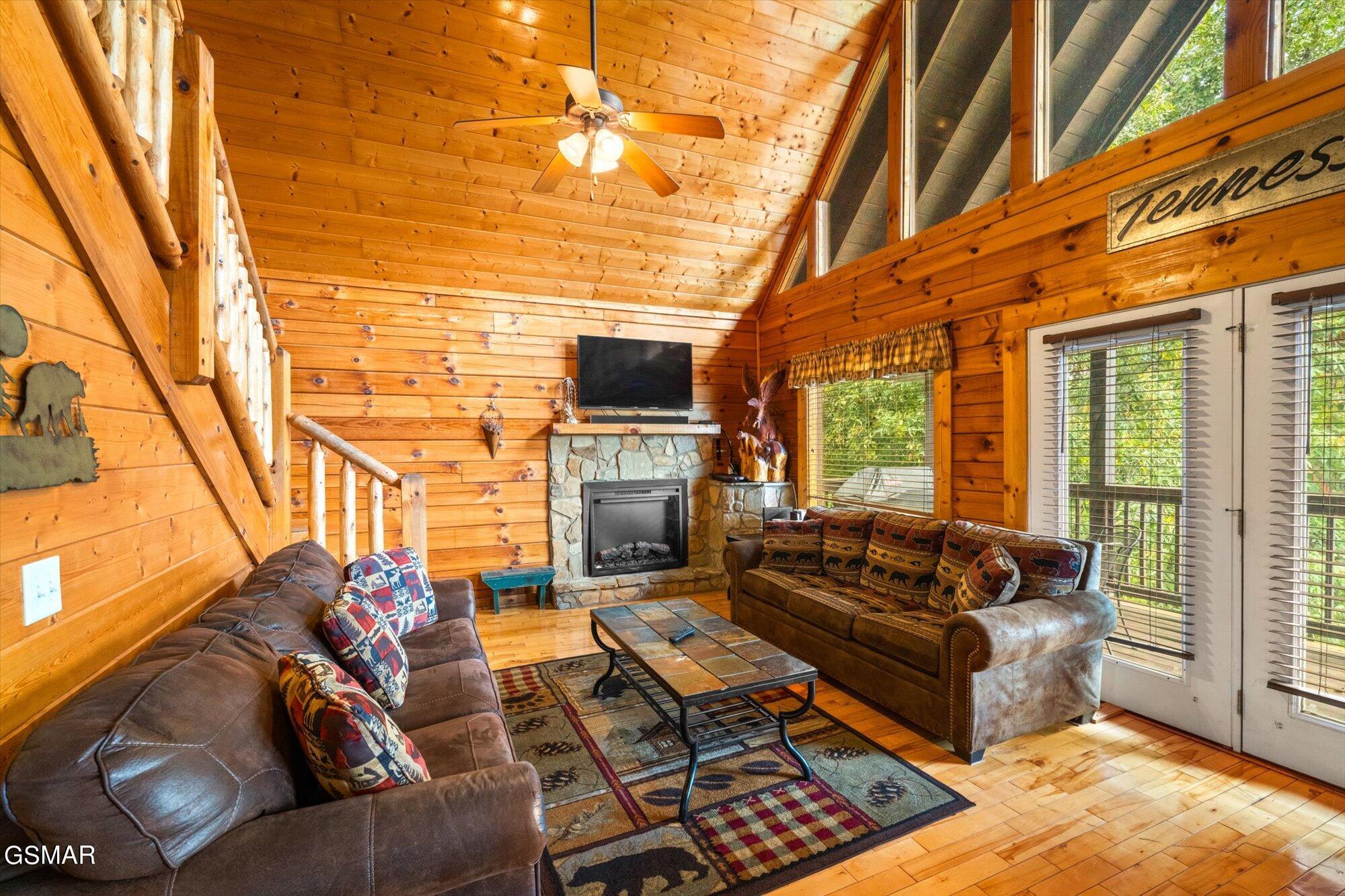 1544 Rainbow Ridge Way