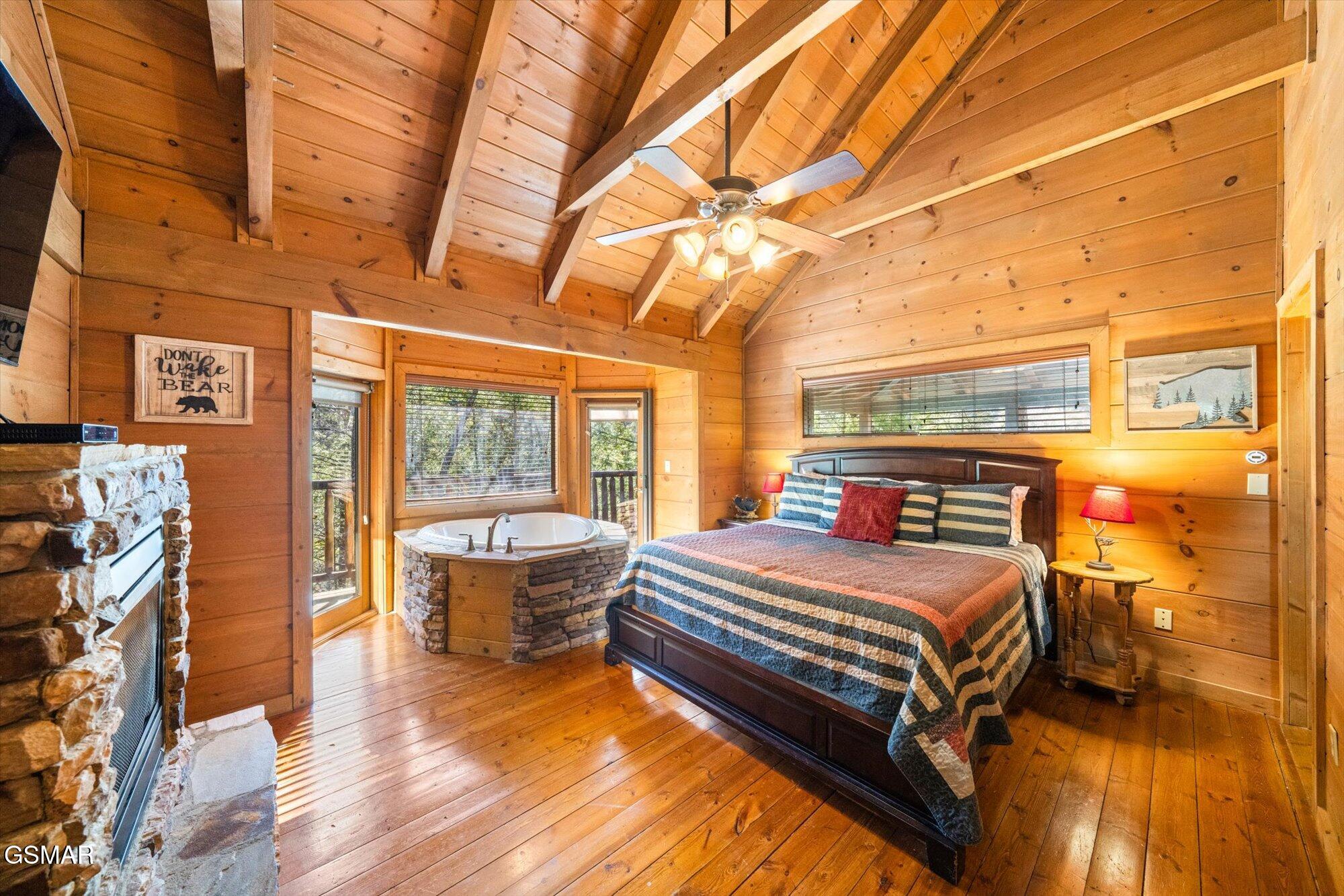2801 Ridge Creek Cir