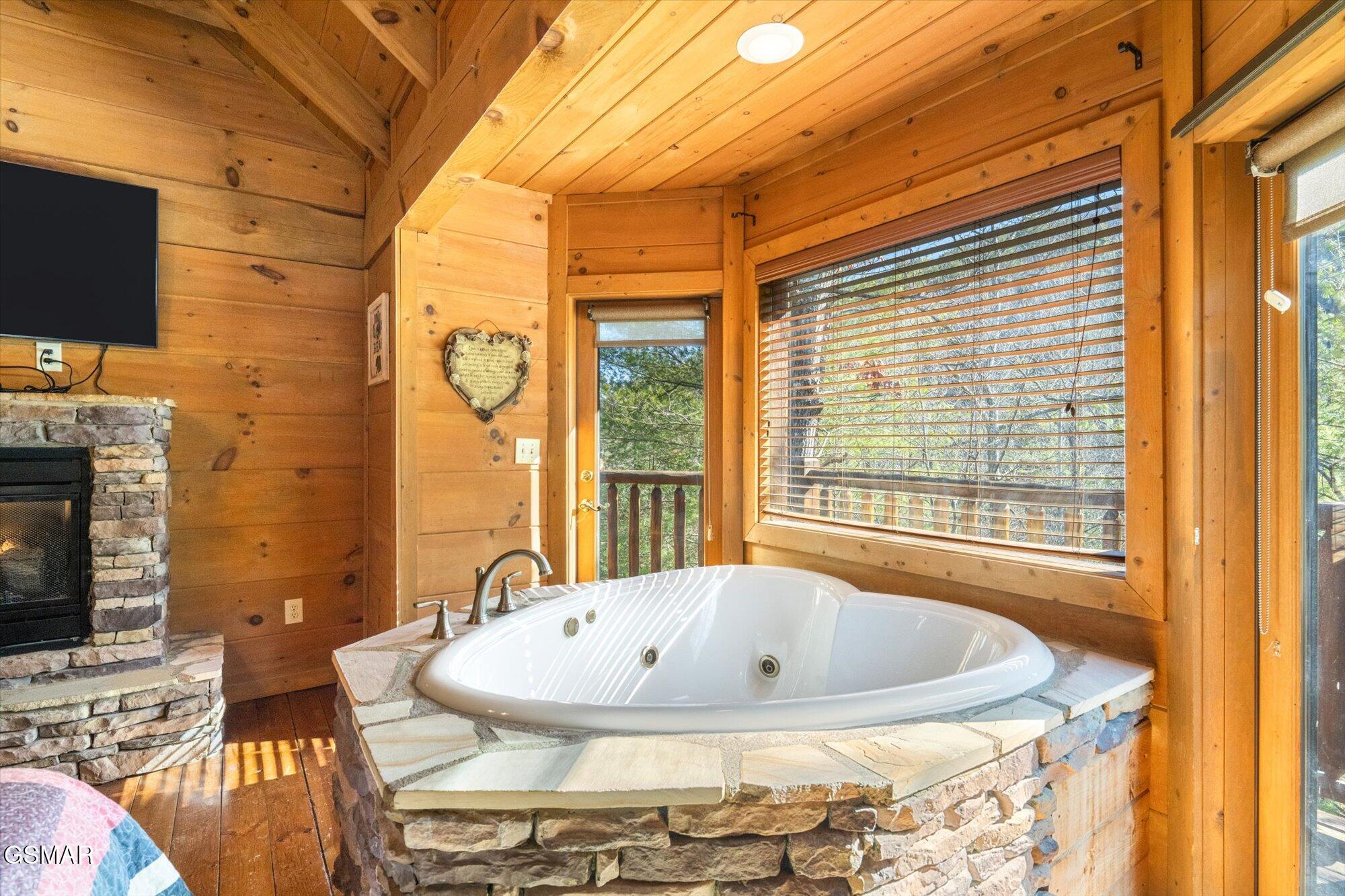 2801 Ridge Creek Cir