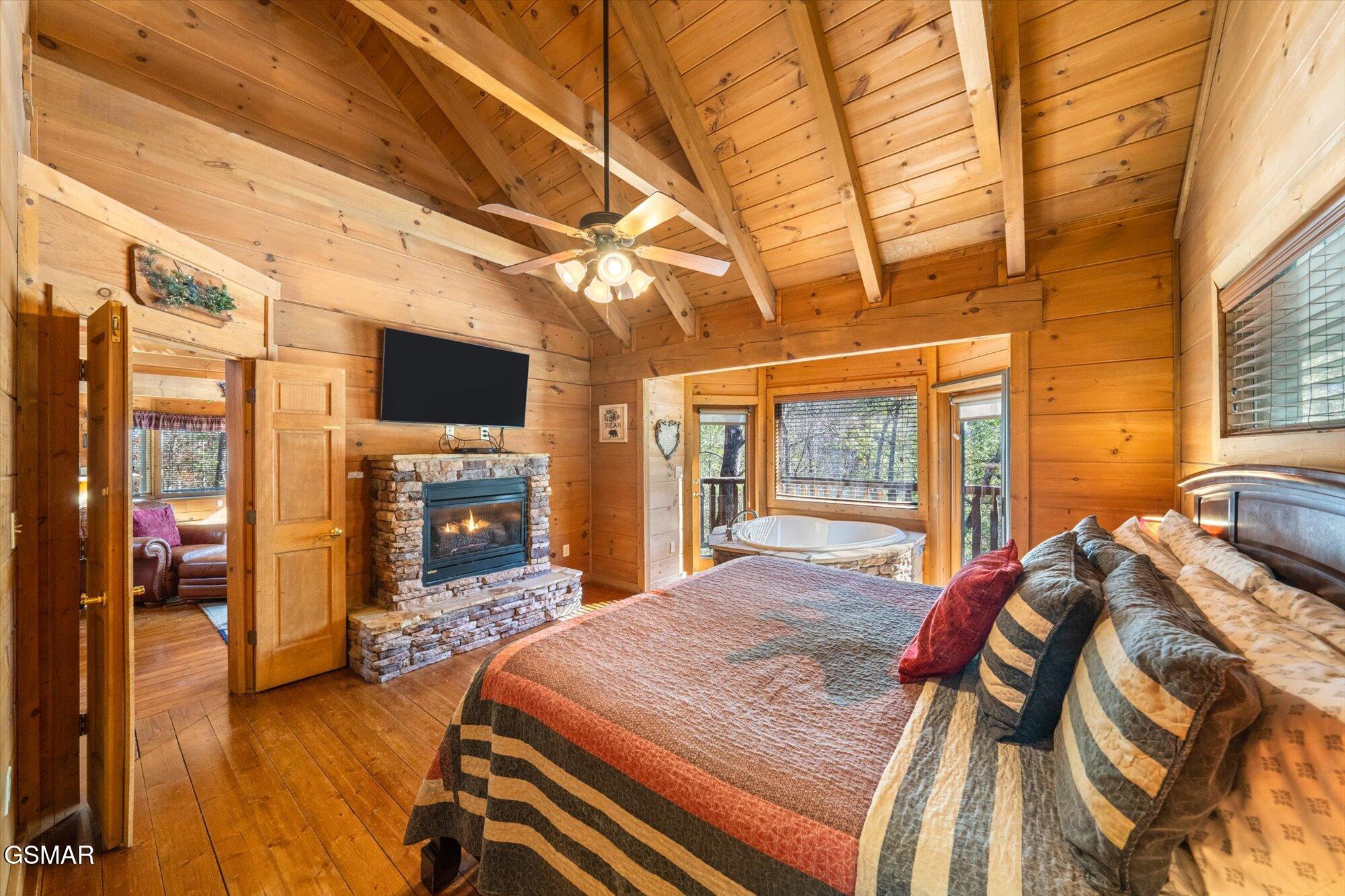 2801 Ridge Creek Cir