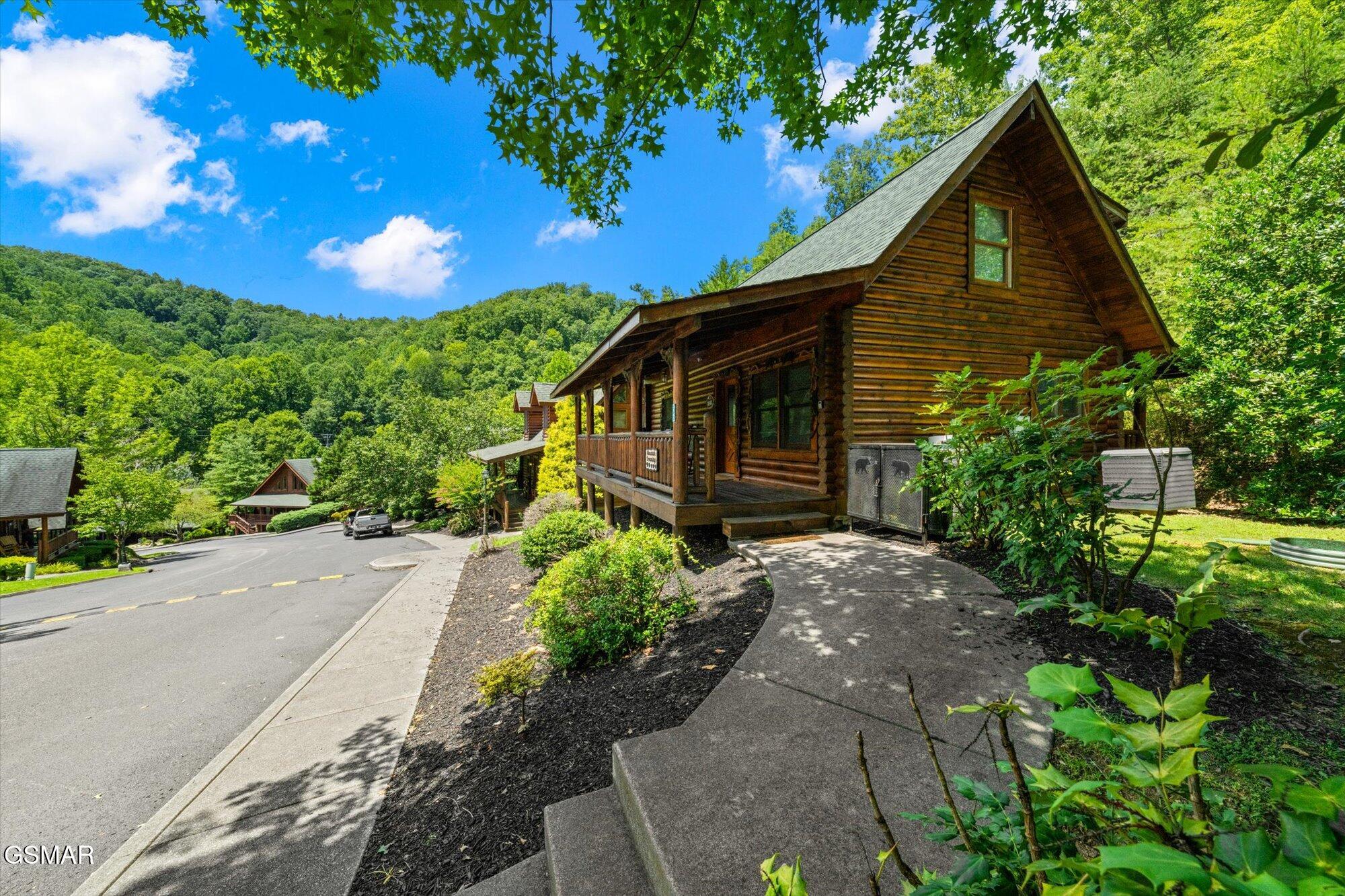 3143 Smoky Ridge Way