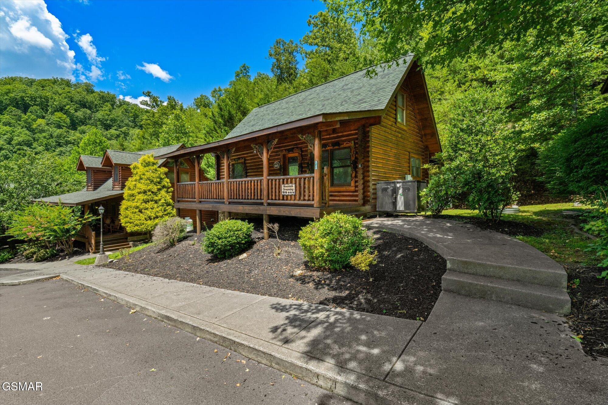 3143 Smoky Ridge Way