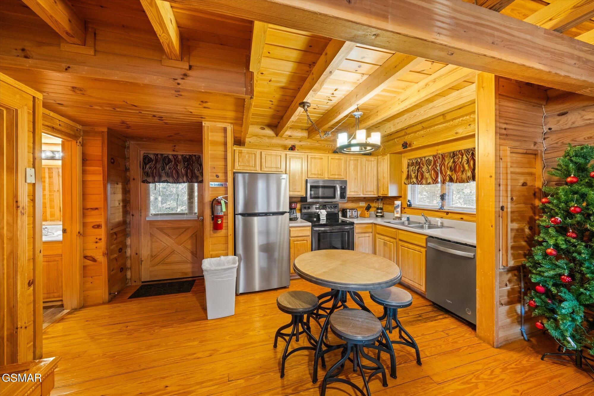 3143 Smoky Ridge Way
