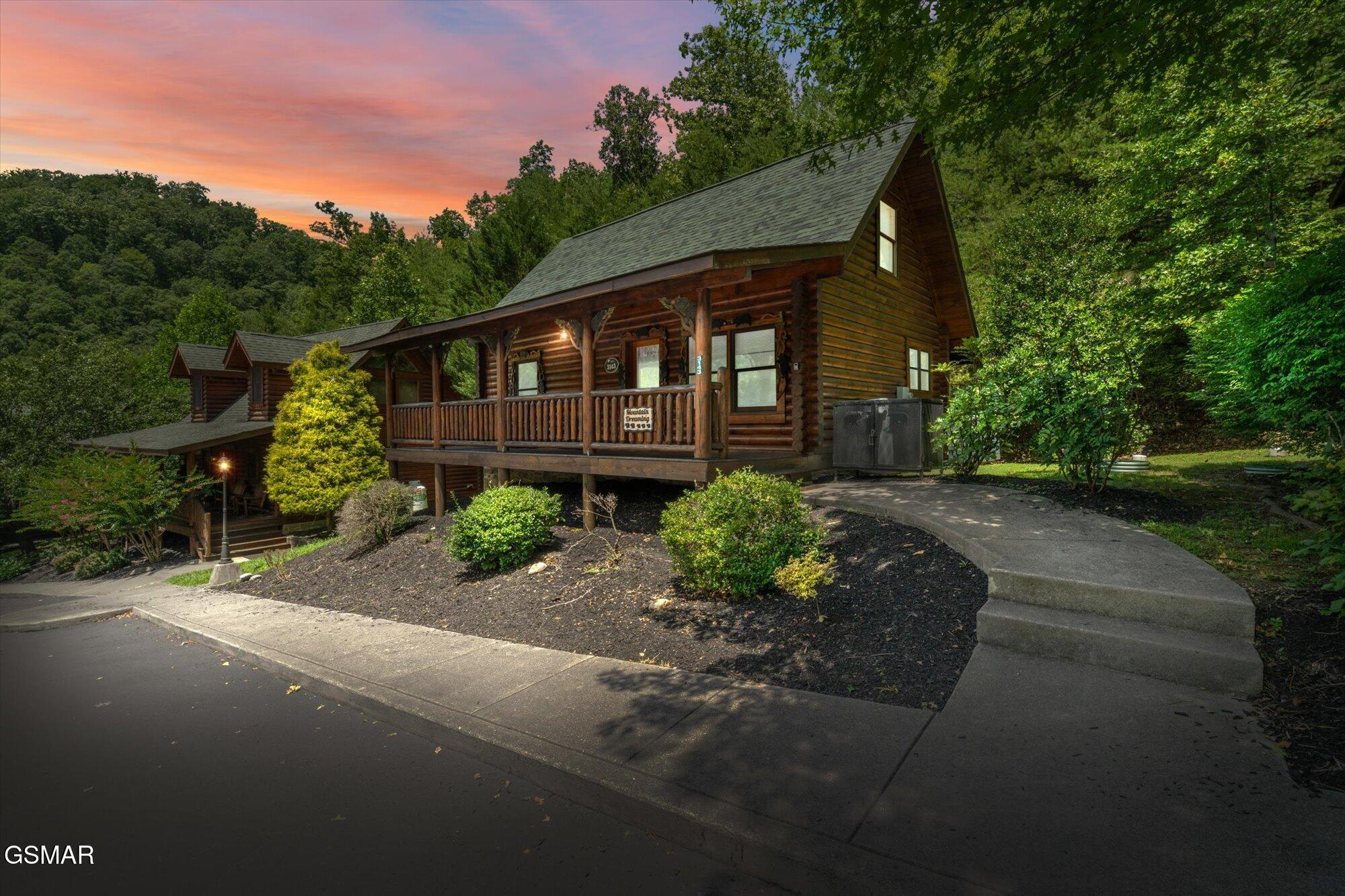 3143 Smoky Ridge Way