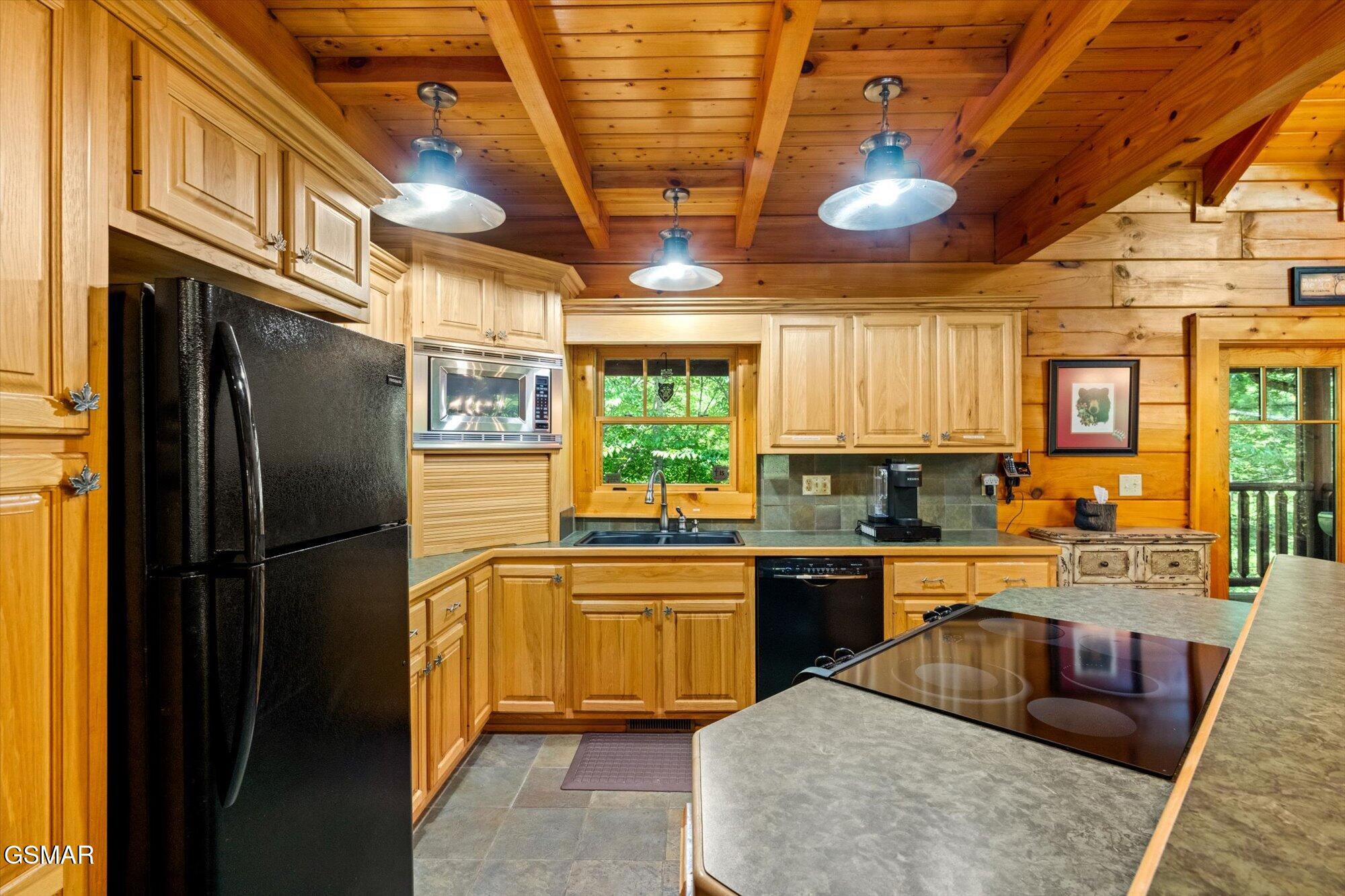 2746 Cedar Falls Way