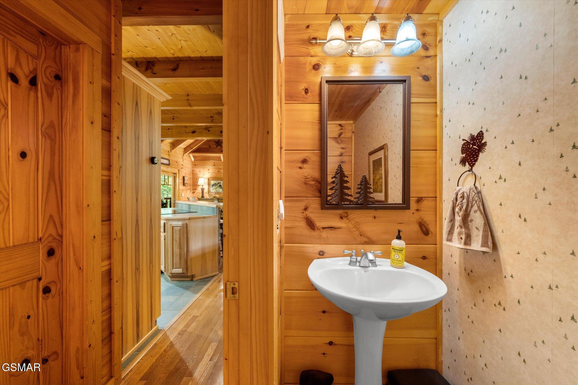 2746 Cedar Falls Way