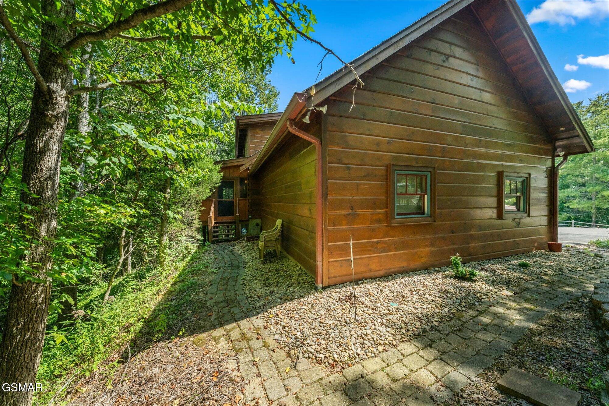 2746 Cedar Falls Way