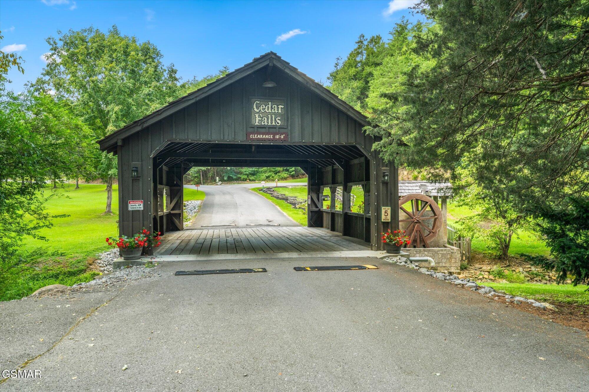 2746 Cedar Falls Way