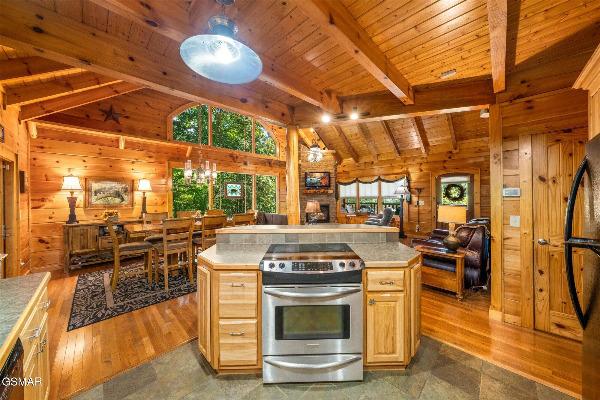 2746 Cedar Falls Way