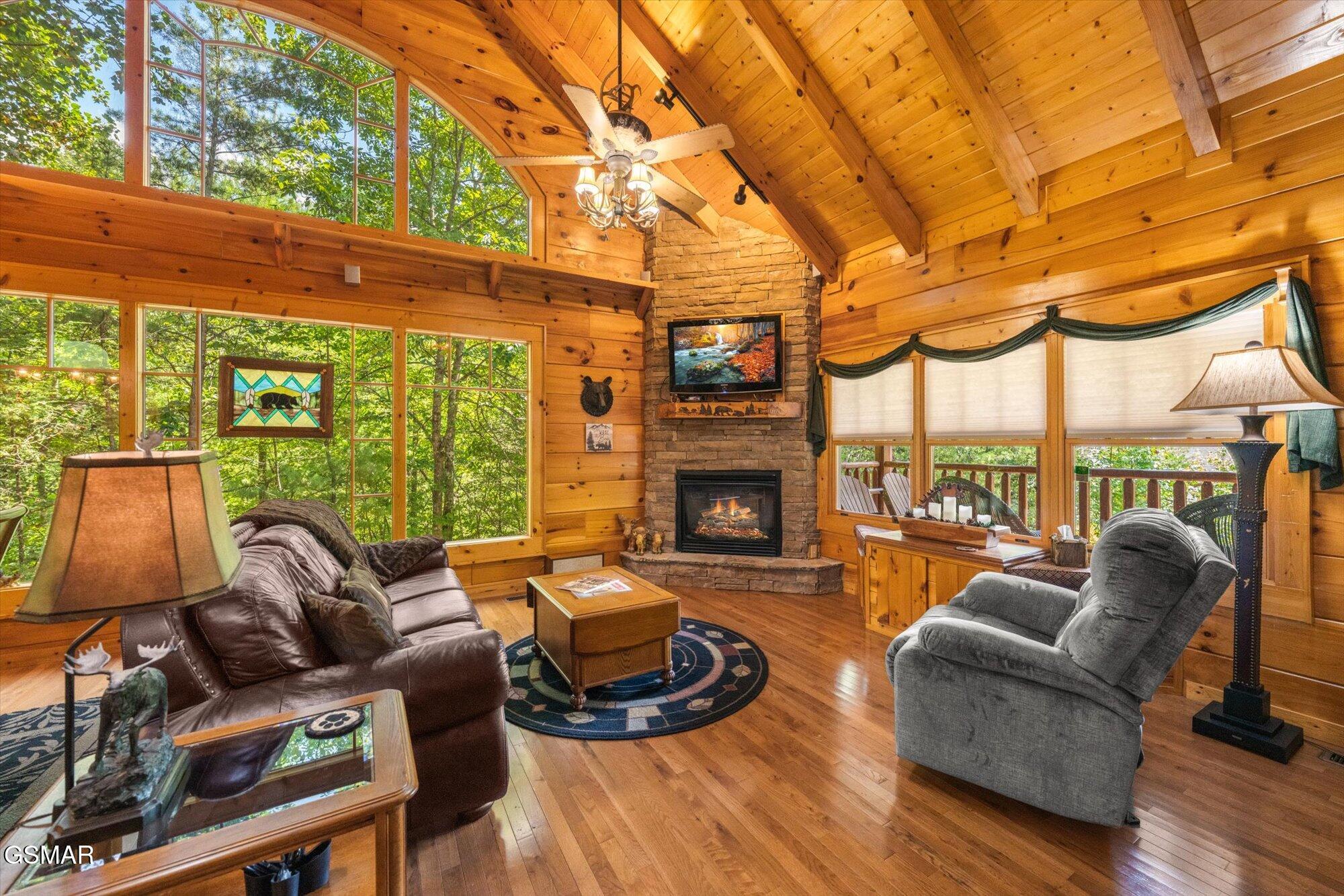 2746 Cedar Falls Way