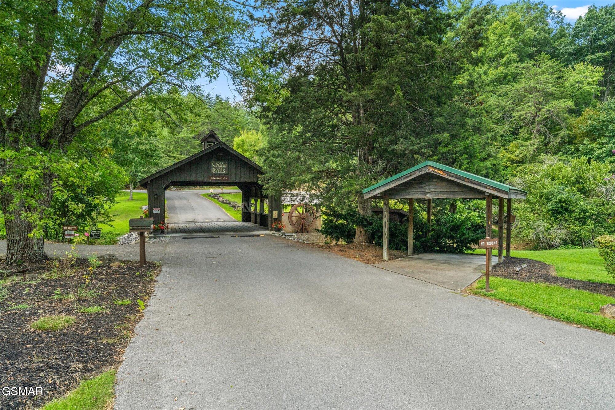 2746 Cedar Falls Way