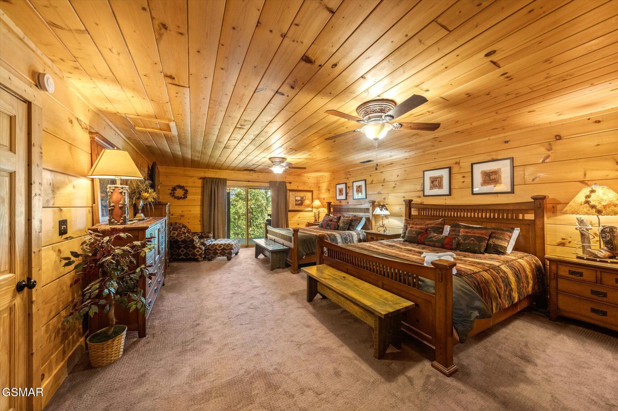 2992 Mountain Memories Way