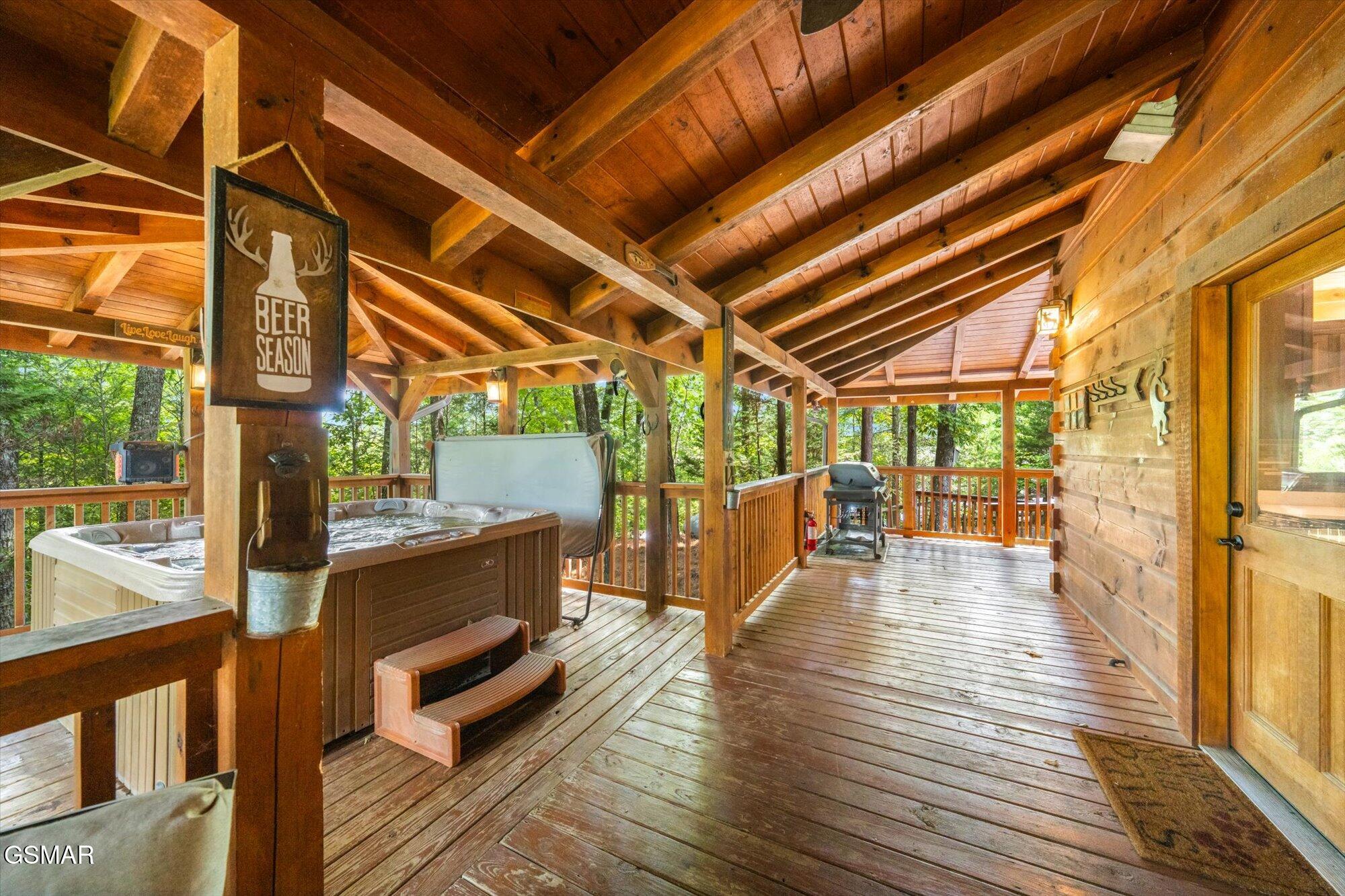 2992 Mountain Memories Way