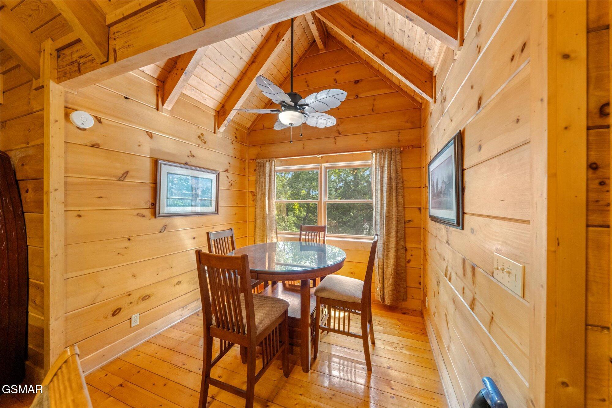 2992 Mountain Memories Way